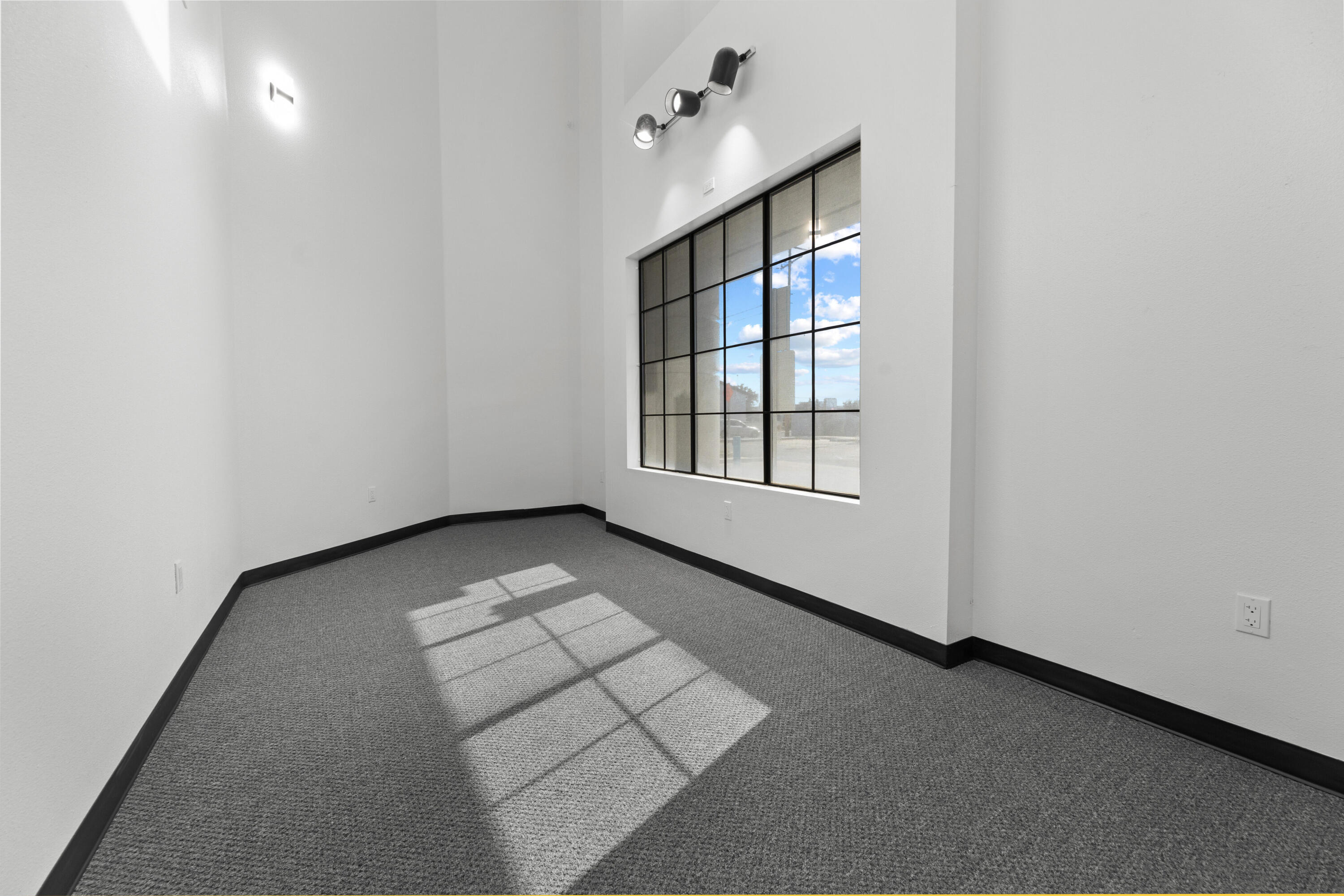 2008 W Dorothea Ave, Visalia, CA 93277