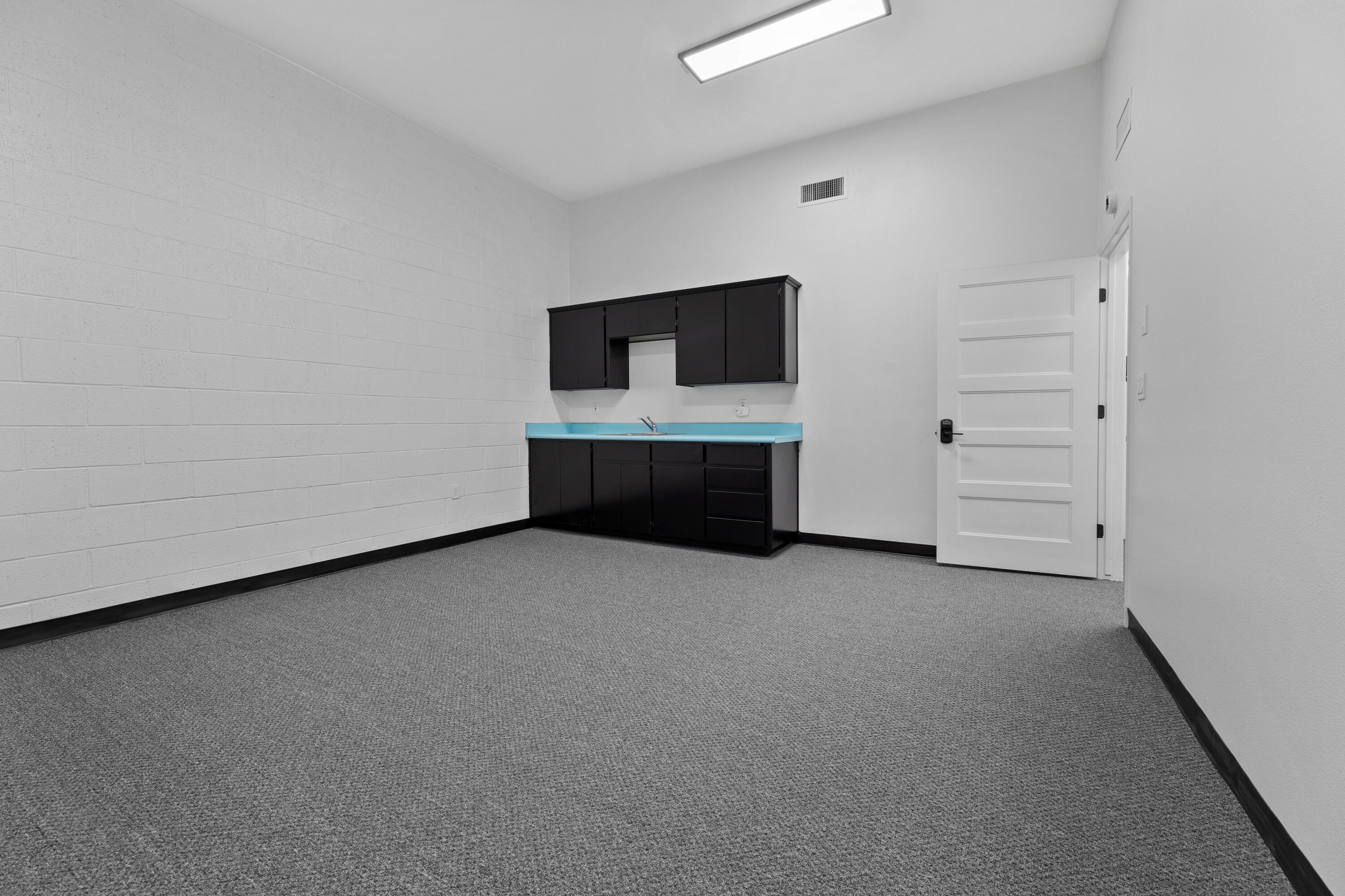 2008 W Dorothea Ave, Visalia, CA 93277