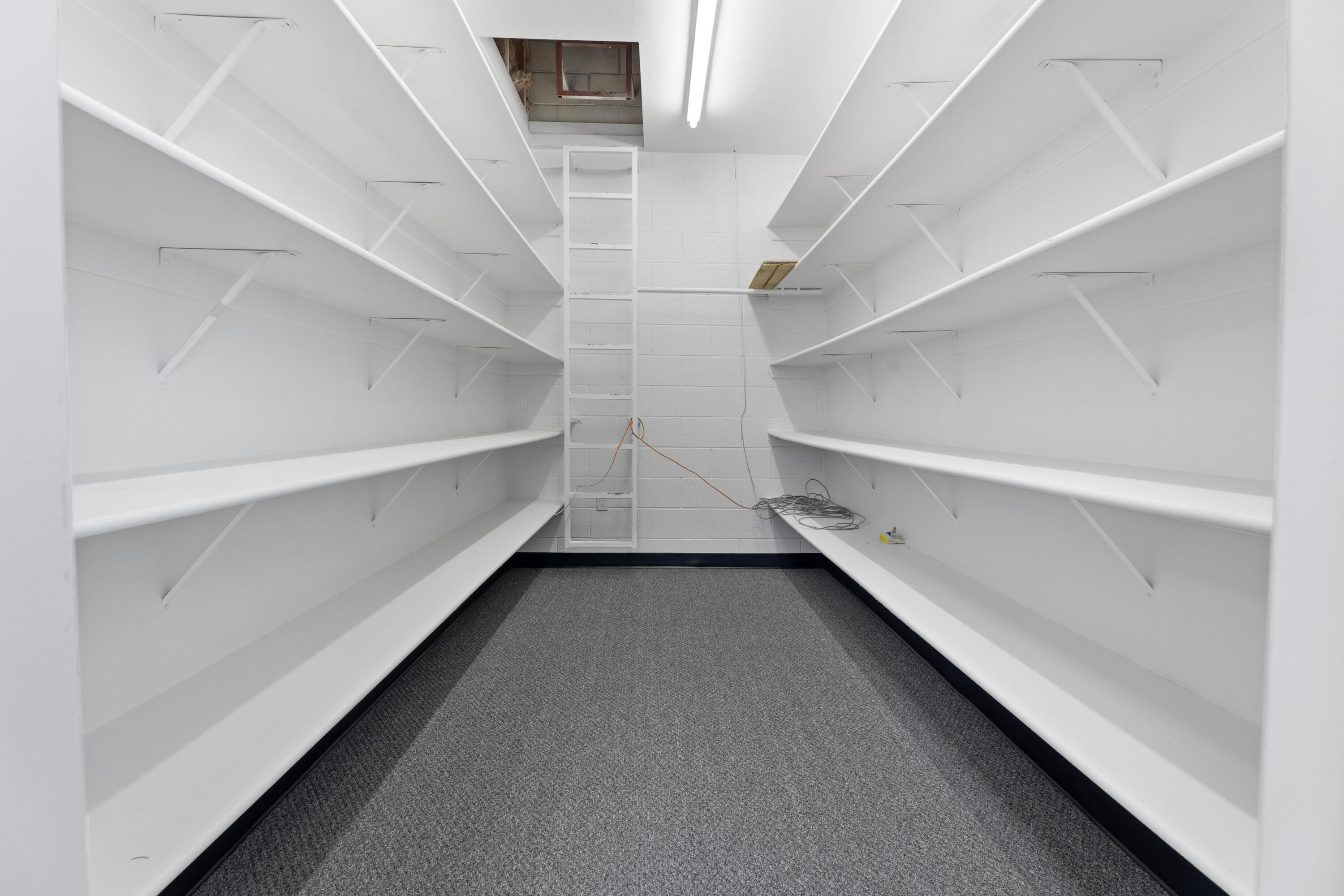 2008 W Dorothea Ave, Visalia, CA 93277