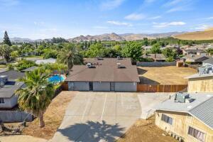 388 Crestwood Ave, Woodlake, CA 93286