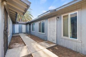 388 Crestwood Ave, Woodlake, CA 93286