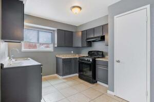 388 Crestwood Ave, Woodlake, CA 93286