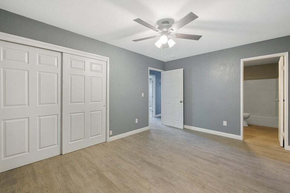 388 Crestwood Ave, Woodlake, CA 93286