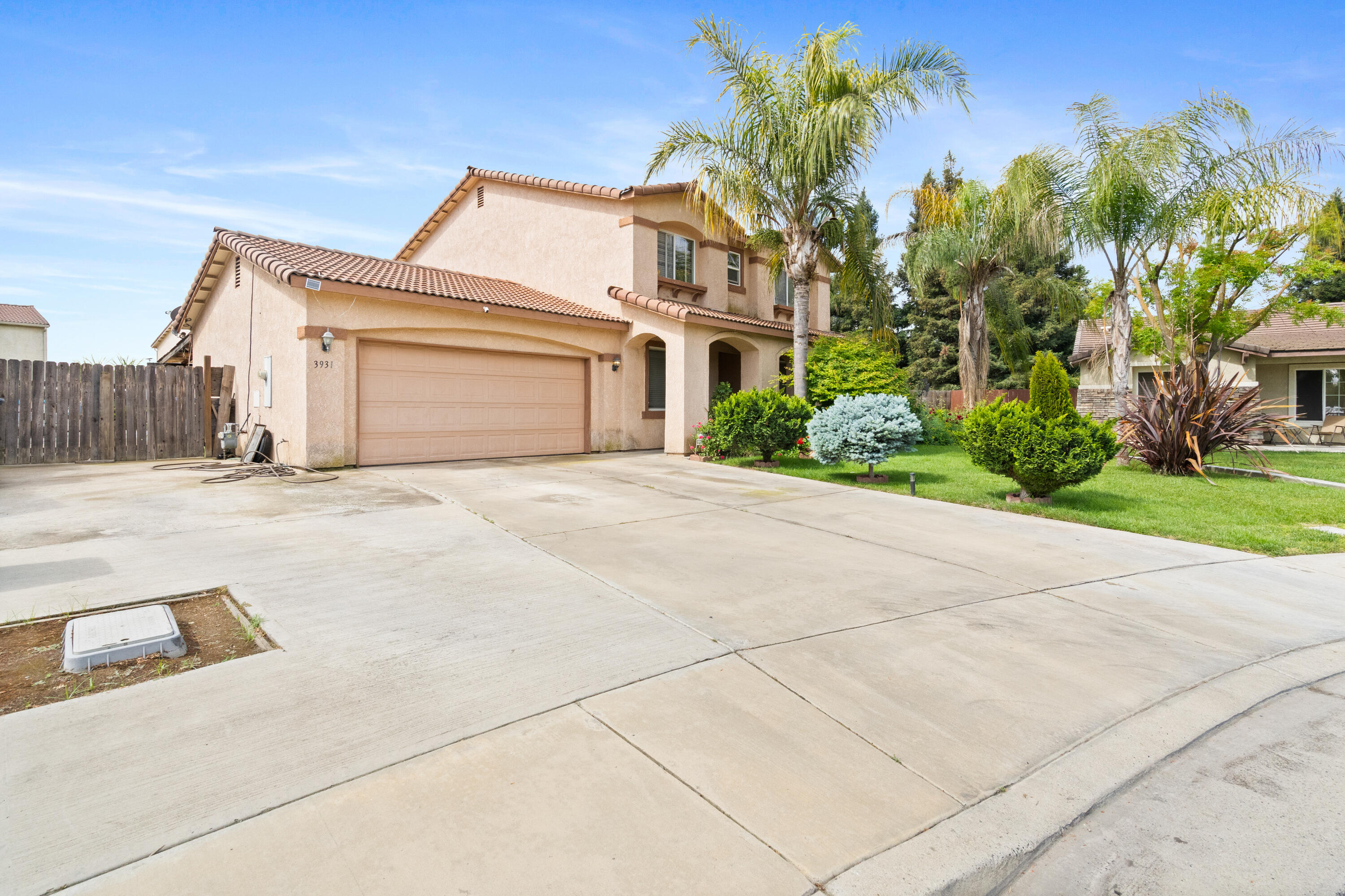 3931 E Hillcrest Ave, Visalia, CA 93292