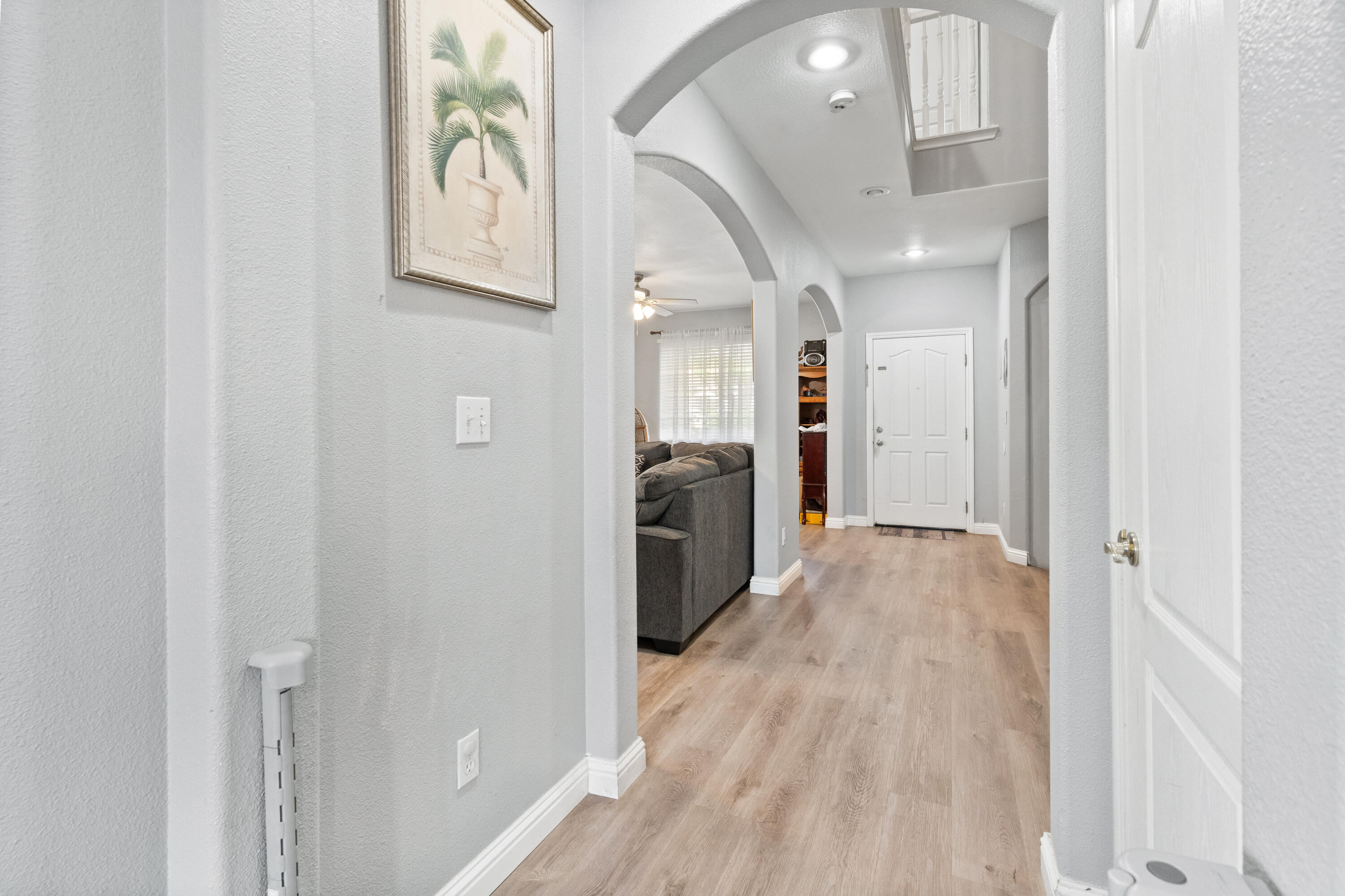 3931 E Hillcrest Ave, Visalia, CA 93292