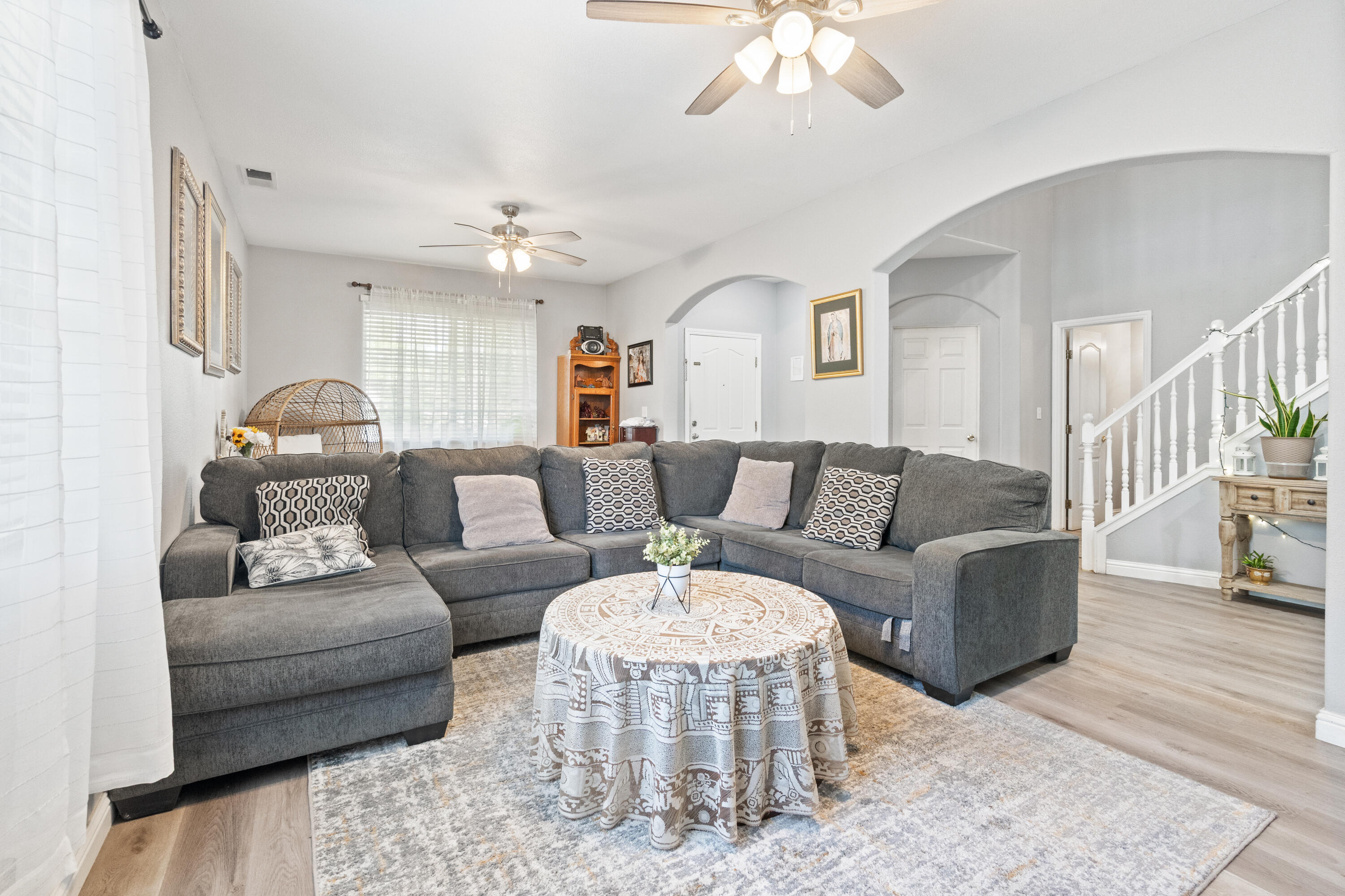 3931 E Hillcrest Ave, Visalia, CA 93292