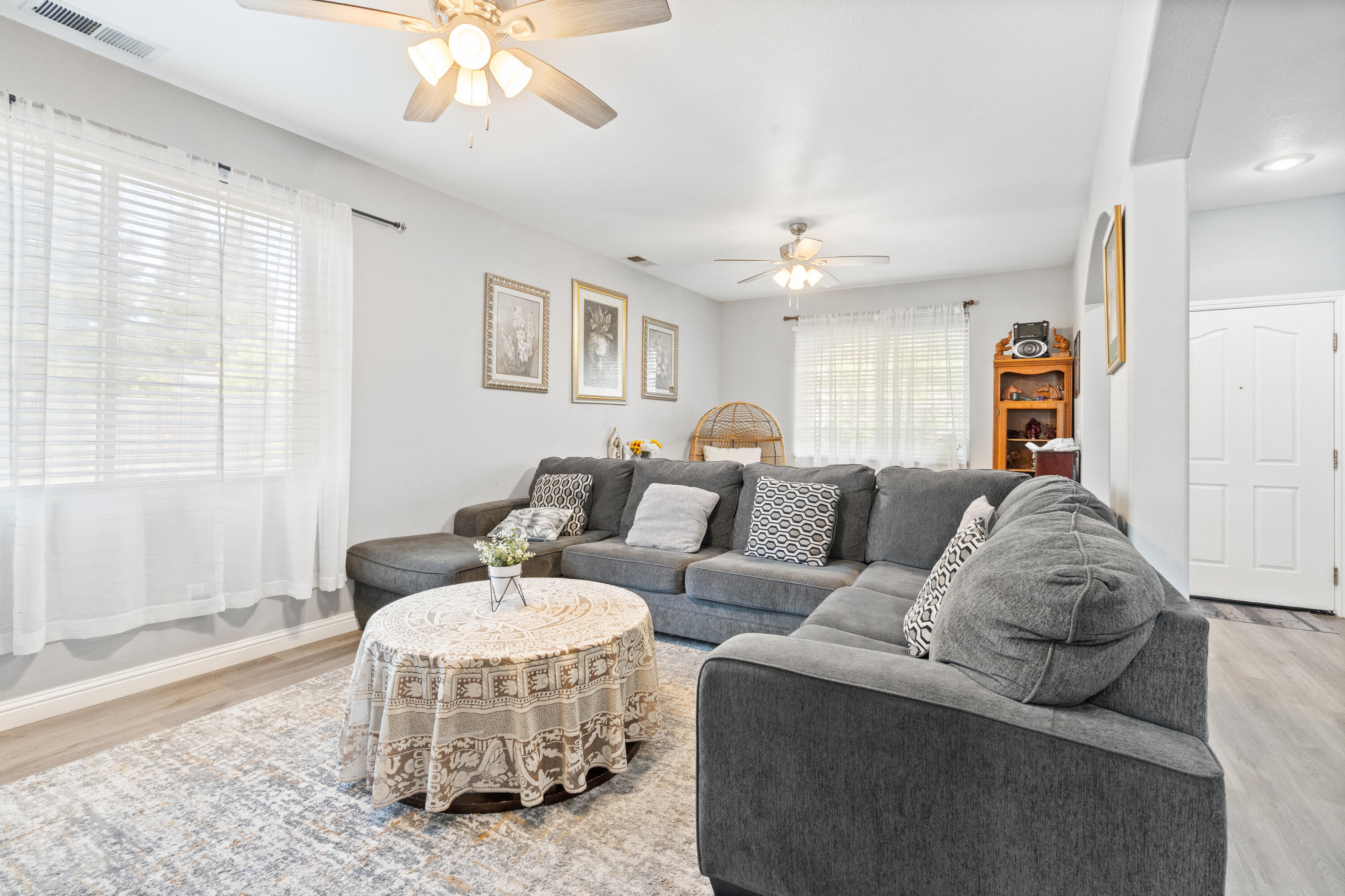 3931 E Hillcrest Ave, Visalia, CA 93292