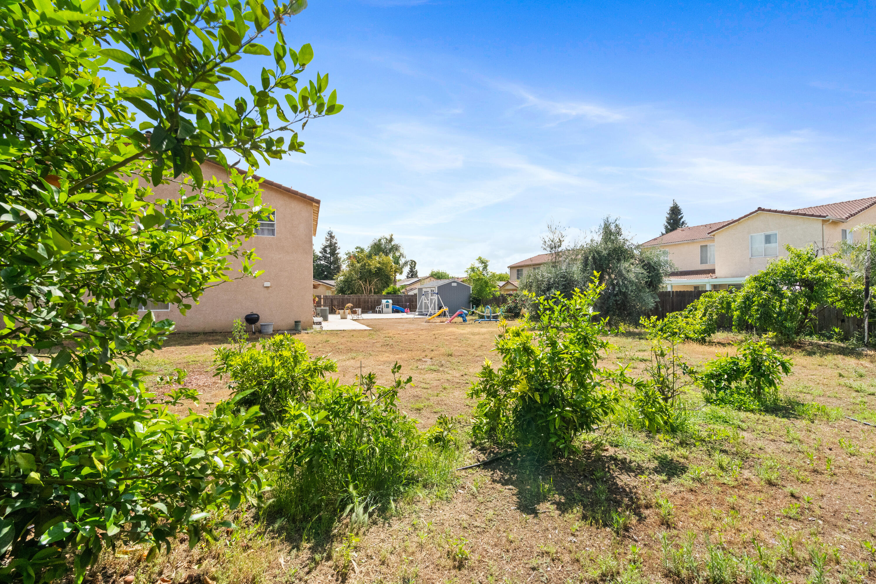 3931 E Hillcrest Ave, Visalia, CA 93292