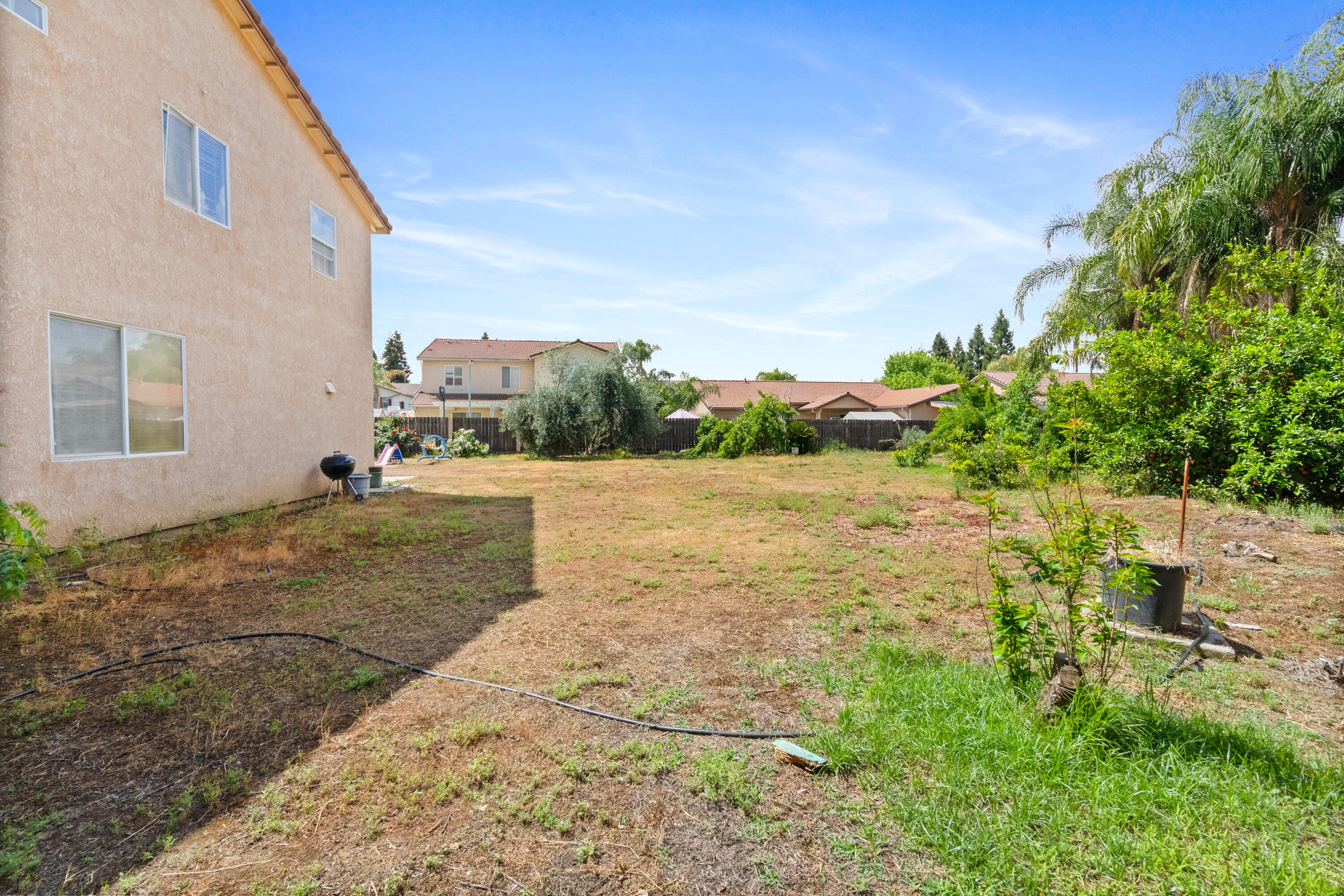 3931 E Hillcrest Ave, Visalia, CA 93292