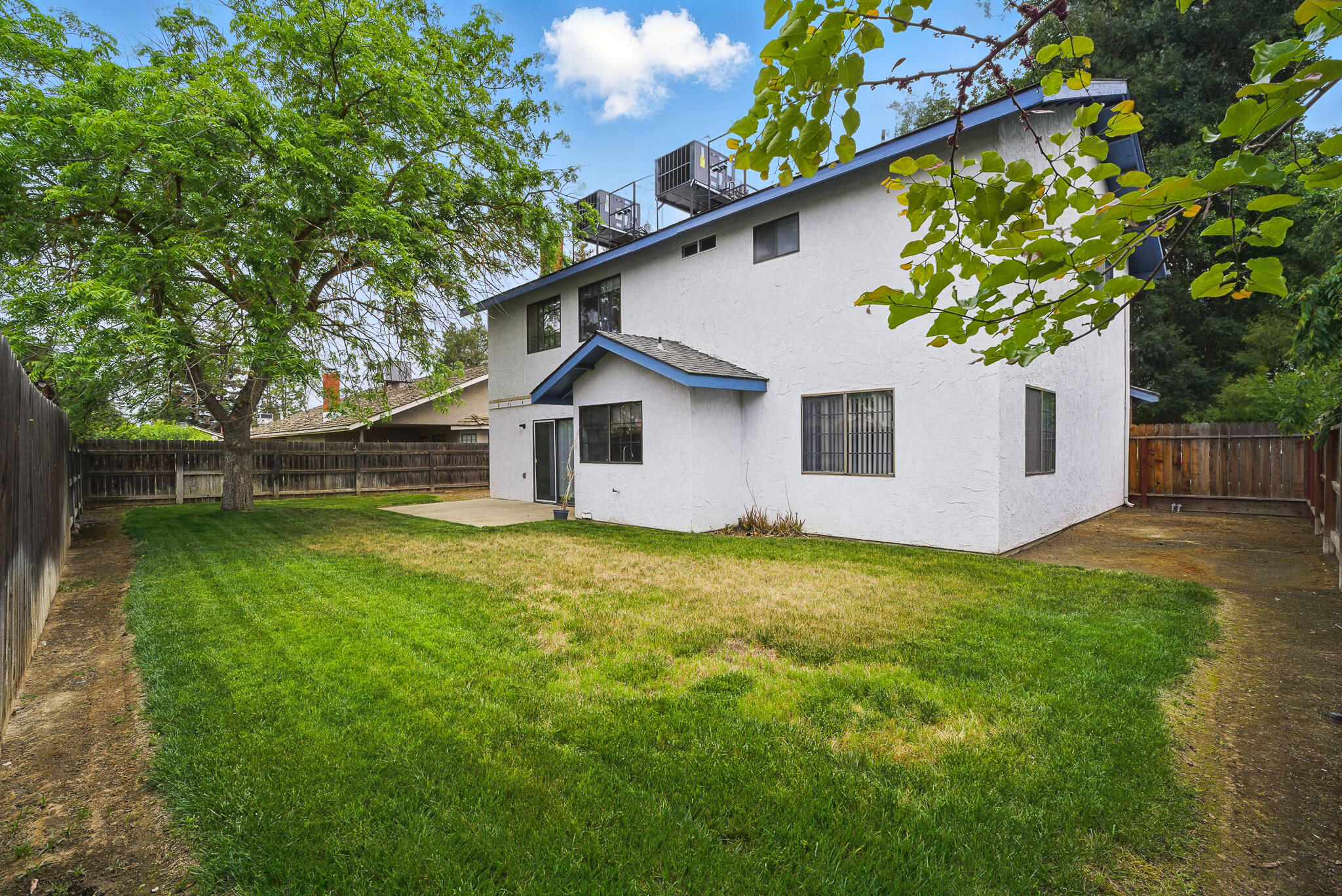 1977 Irving Cir, Tulare, CA 93274