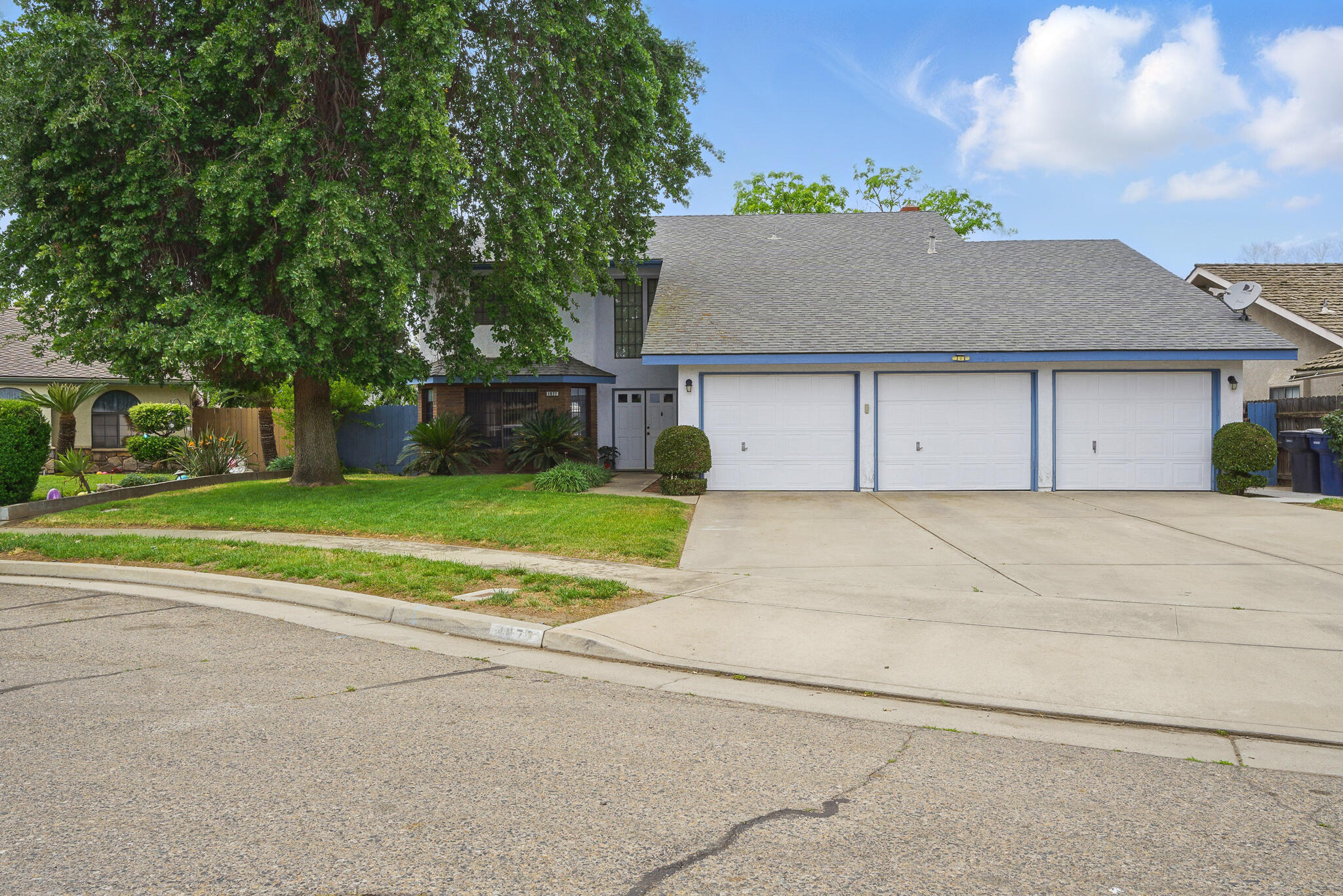 1977 Irving Cir, Tulare, CA 93274