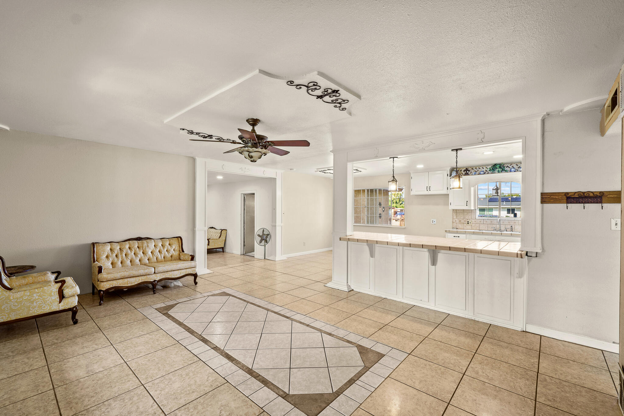 12967 Walnut Ave, Orosi, CA 93647