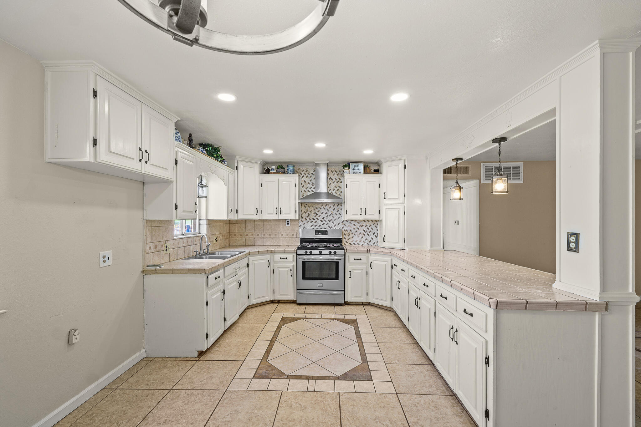 12967 Walnut Ave, Orosi, CA 93647