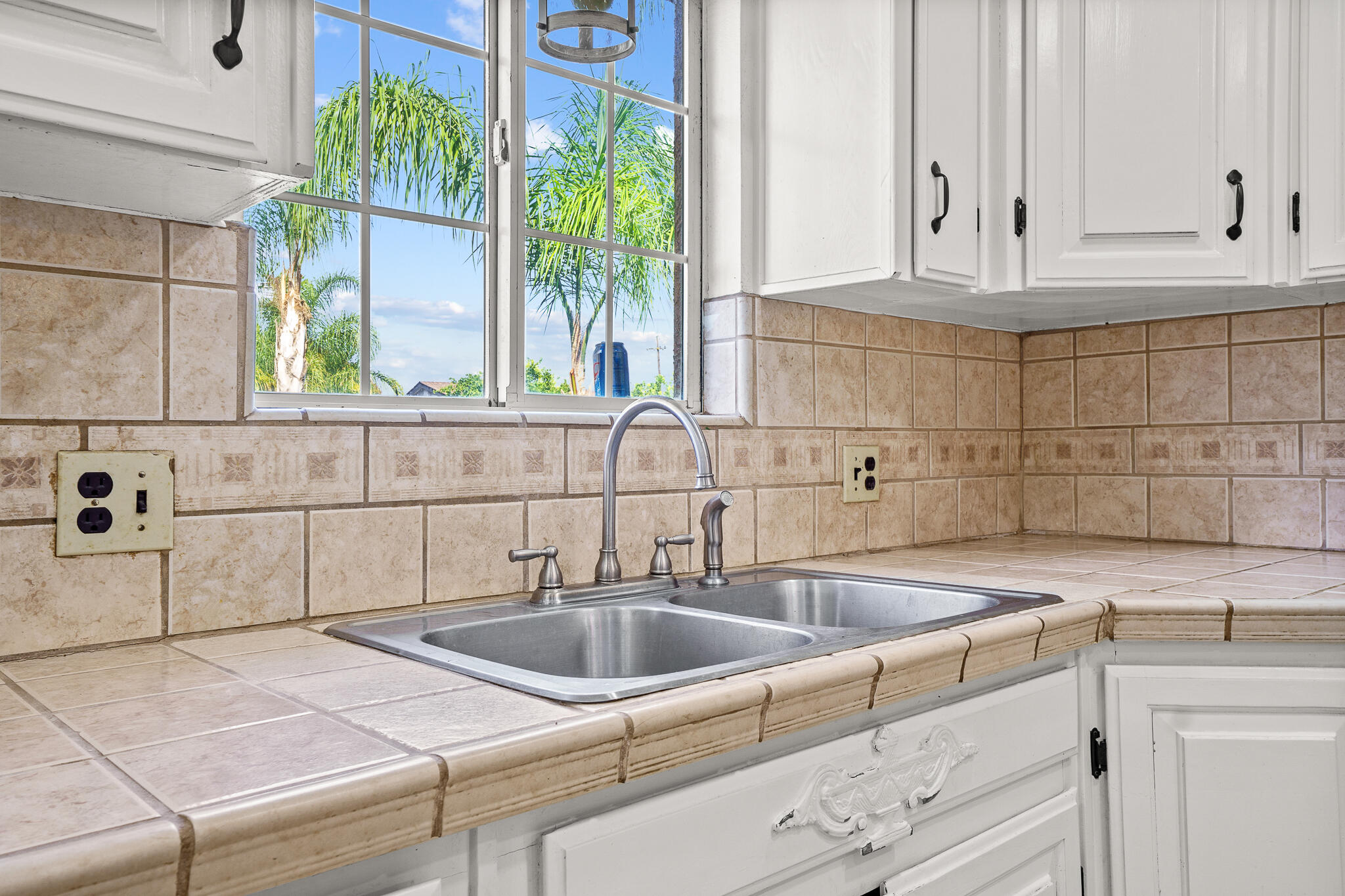 12967 Walnut Ave, Orosi, CA 93647