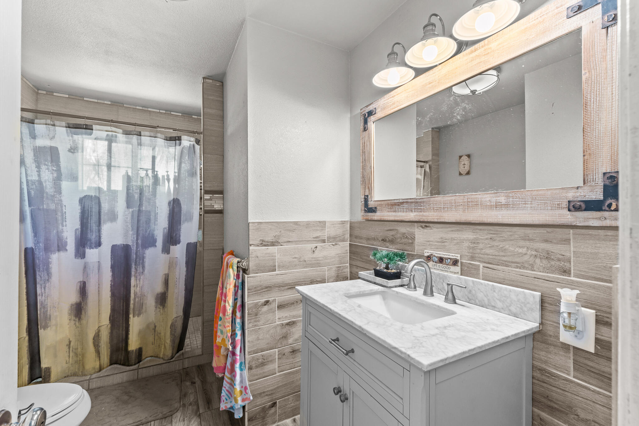 12967 Walnut Ave, Orosi, CA 93647