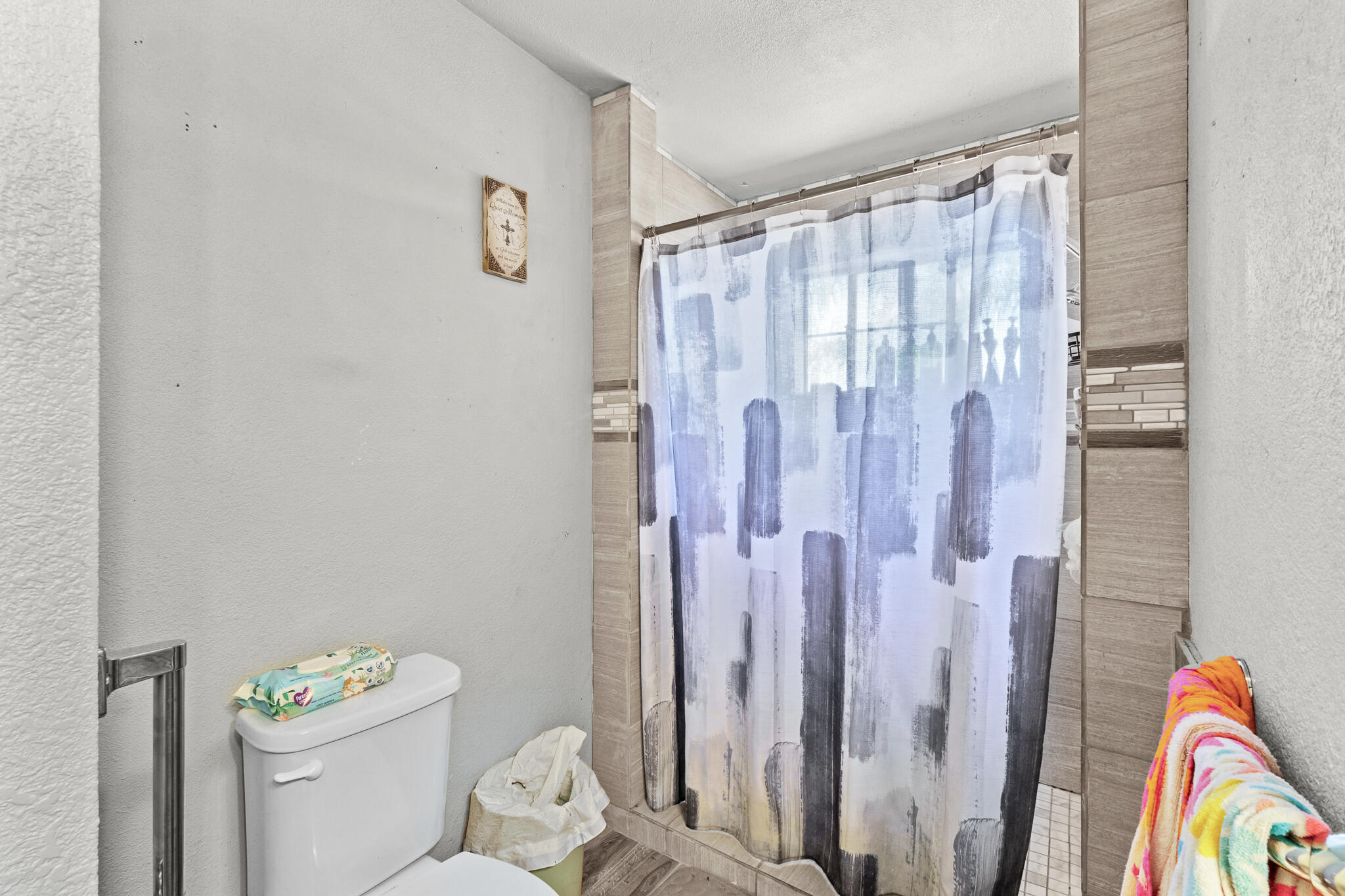 12967 Walnut Ave, Orosi, CA 93647