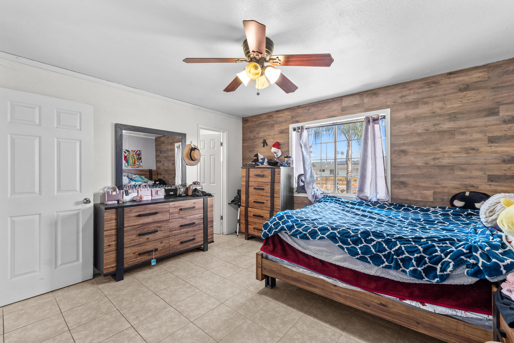 12967 Walnut Ave, Orosi, CA 93647