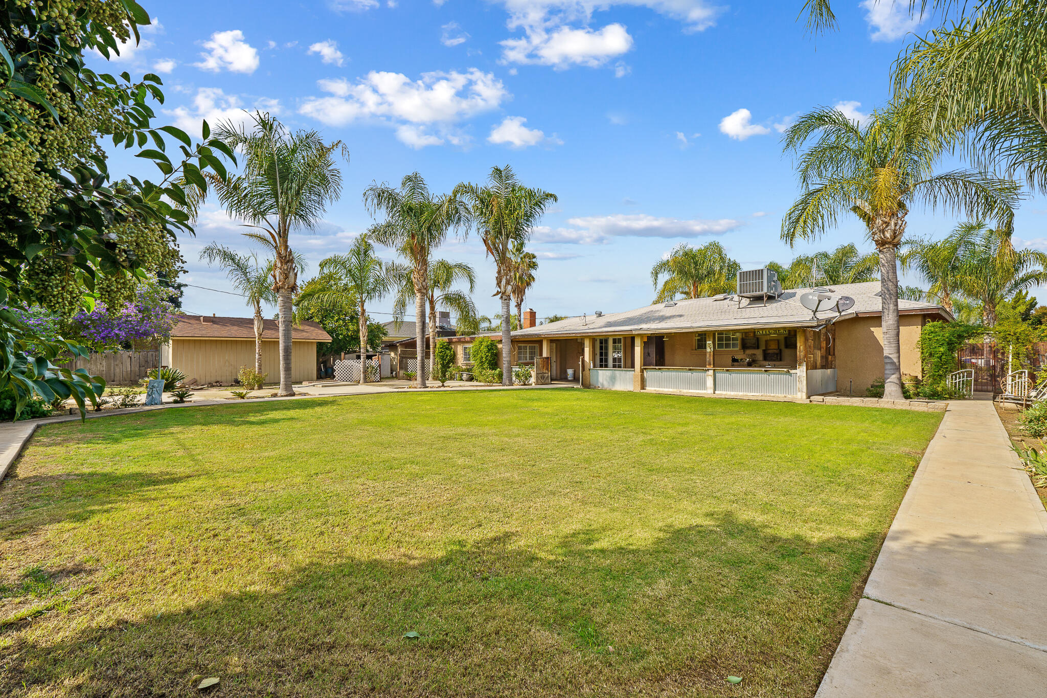 12967 Walnut Ave, Orosi, CA 93647