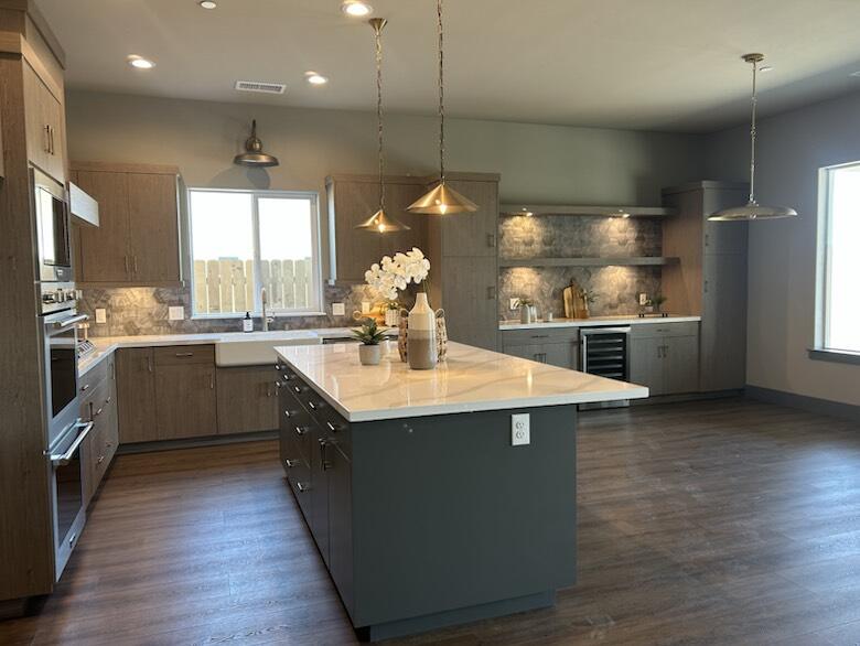 928 Hidden Ridge, Tulare, CA 93274