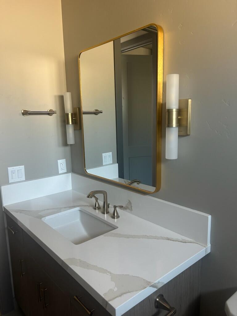 928 Hidden Ridge, Tulare, CA 93274