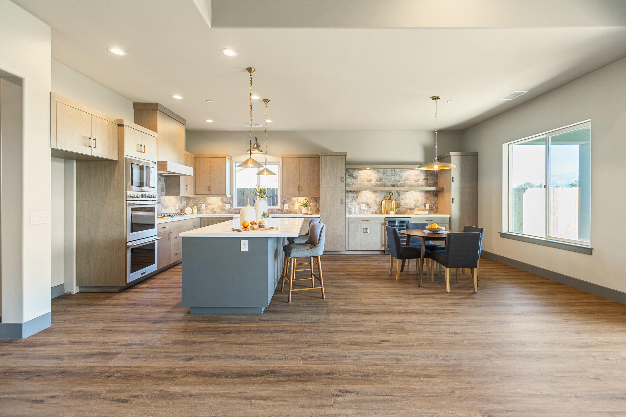 928 Hidden Ridge, Tulare, CA 93274