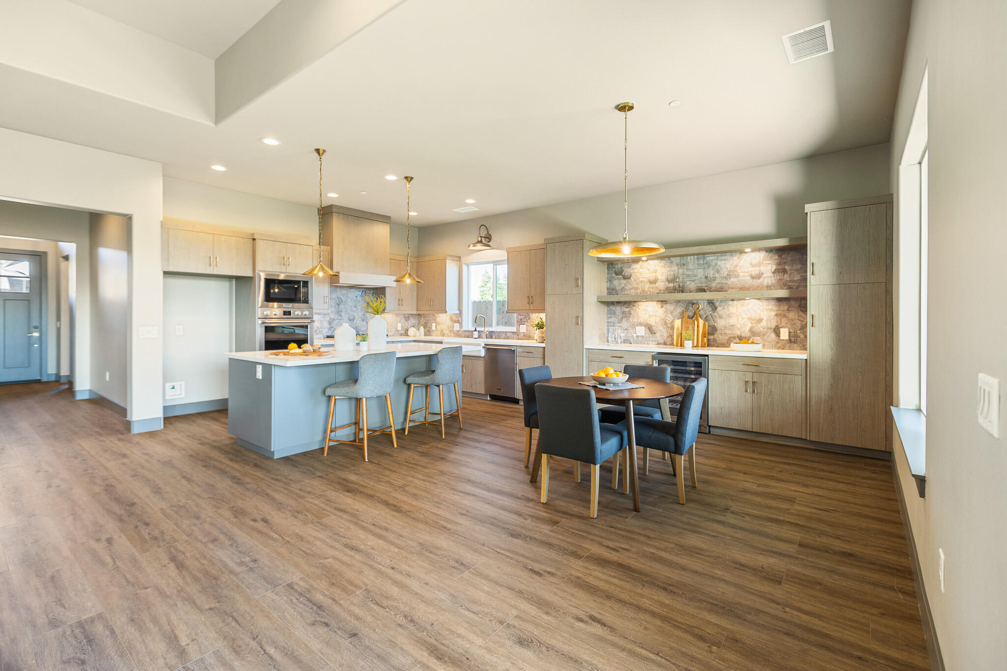 928 Hidden Ridge, Tulare, CA 93274