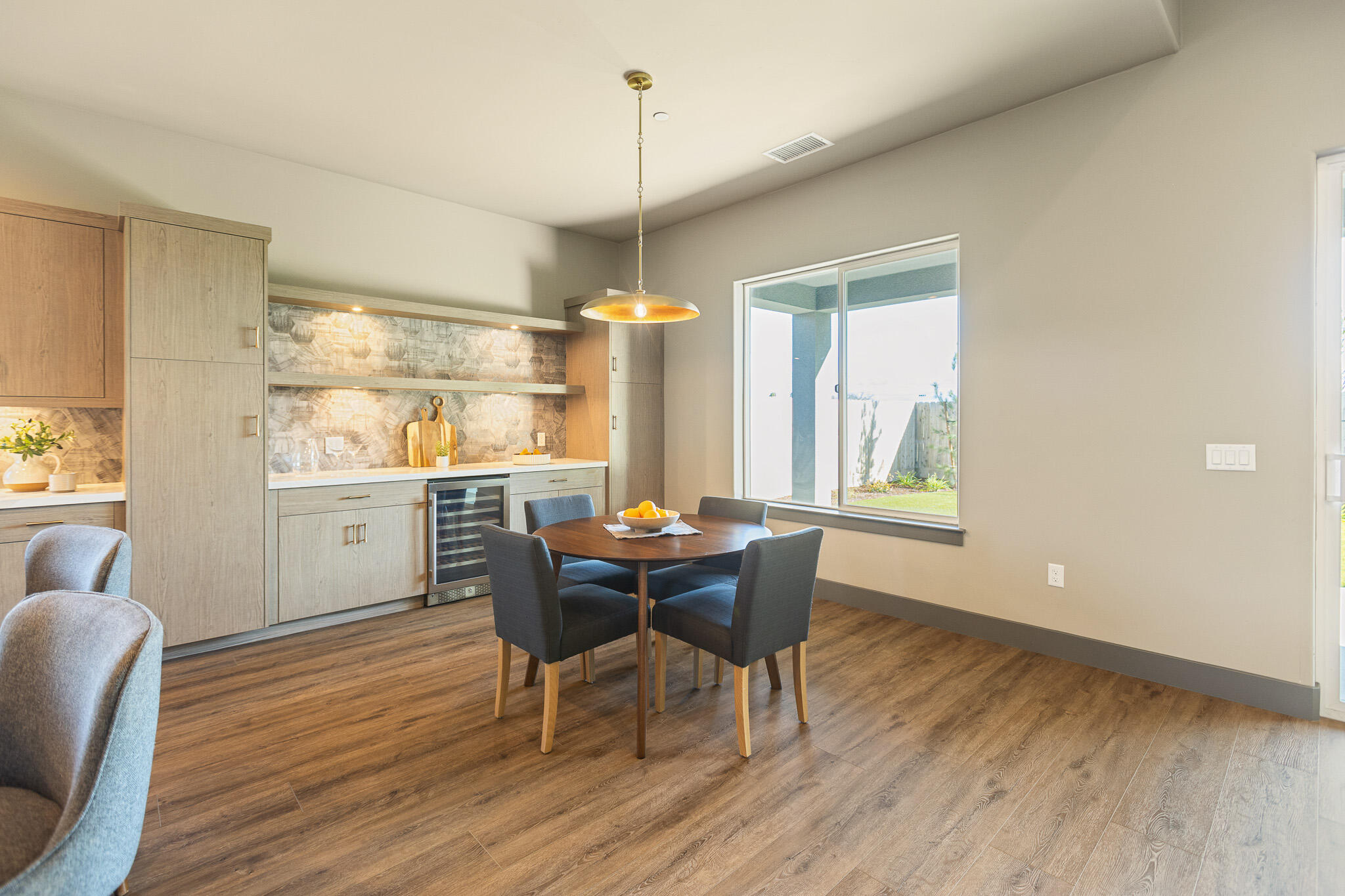 928 Hidden Ridge, Tulare, CA 93274