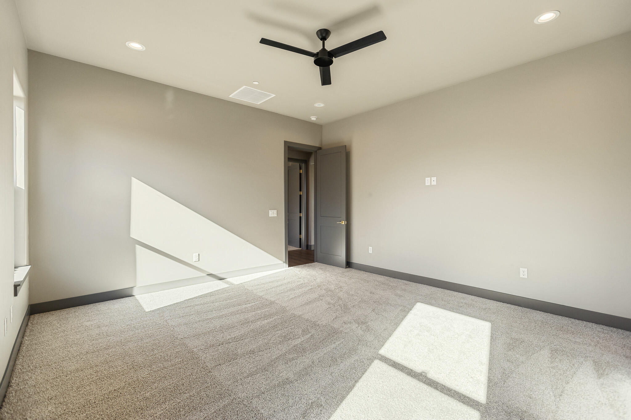 928 Hidden Ridge, Tulare, CA 93274