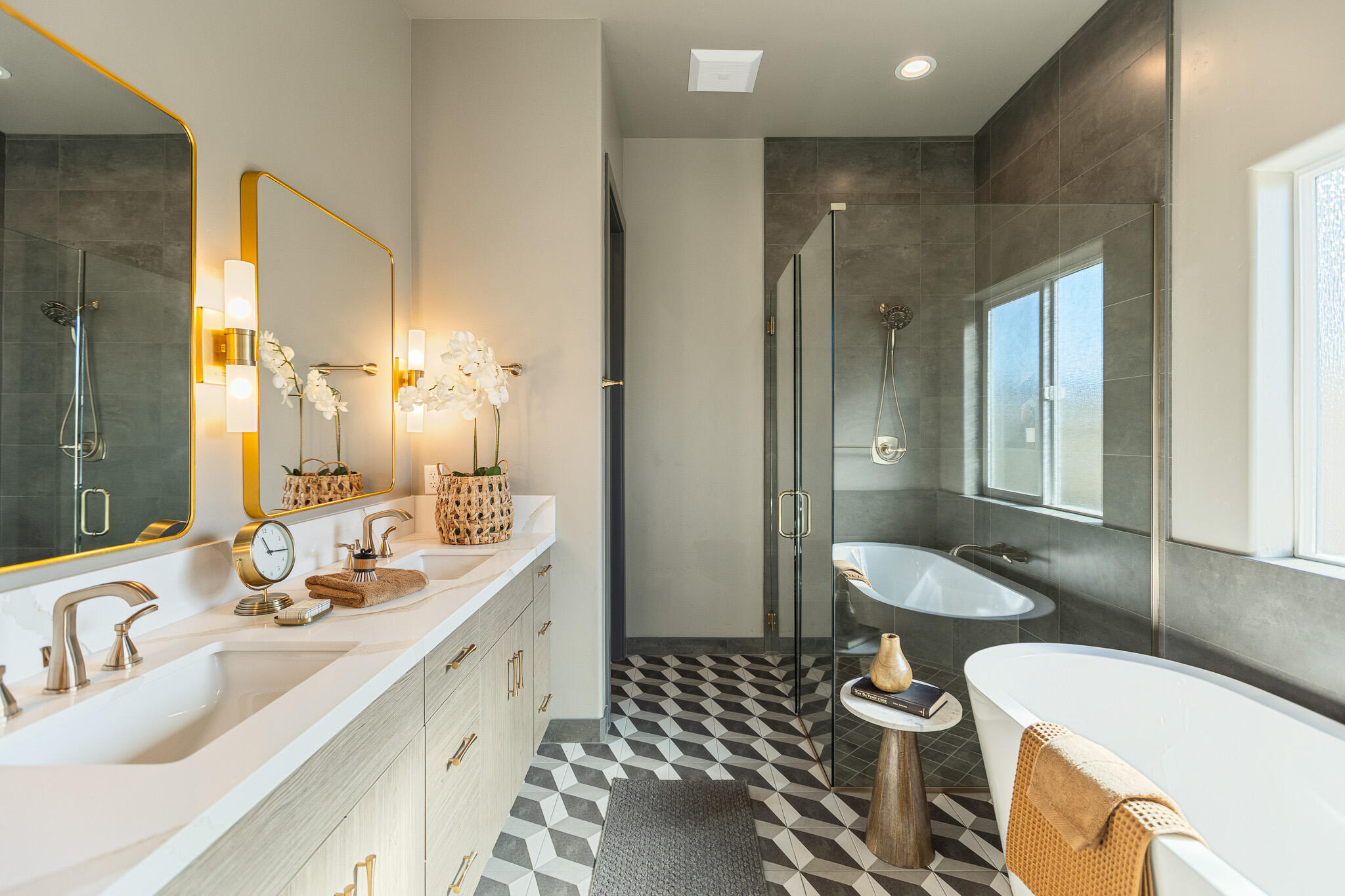 928 Hidden Ridge, Tulare, CA 93274