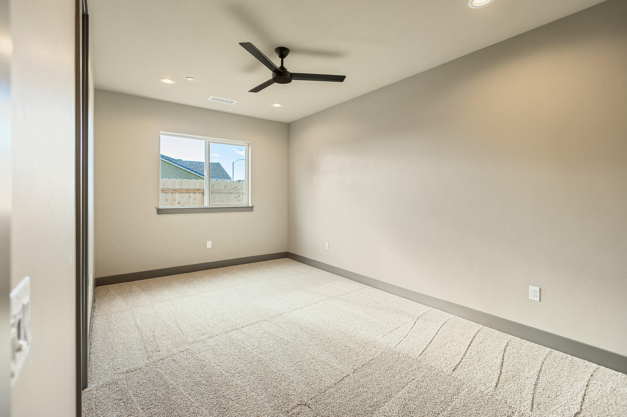 928 Hidden Ridge, Tulare, CA 93274