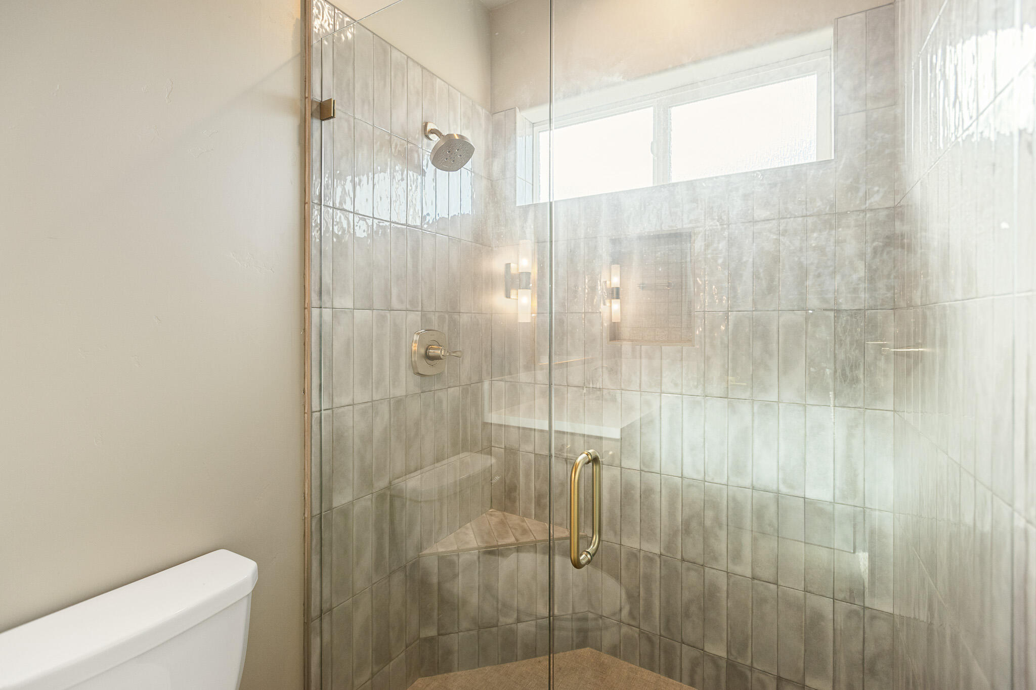 928 Hidden Ridge, Tulare, CA 93274