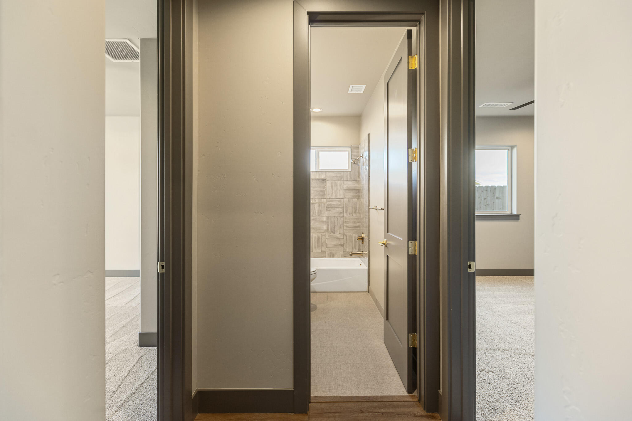 928 Hidden Ridge, Tulare, CA 93274