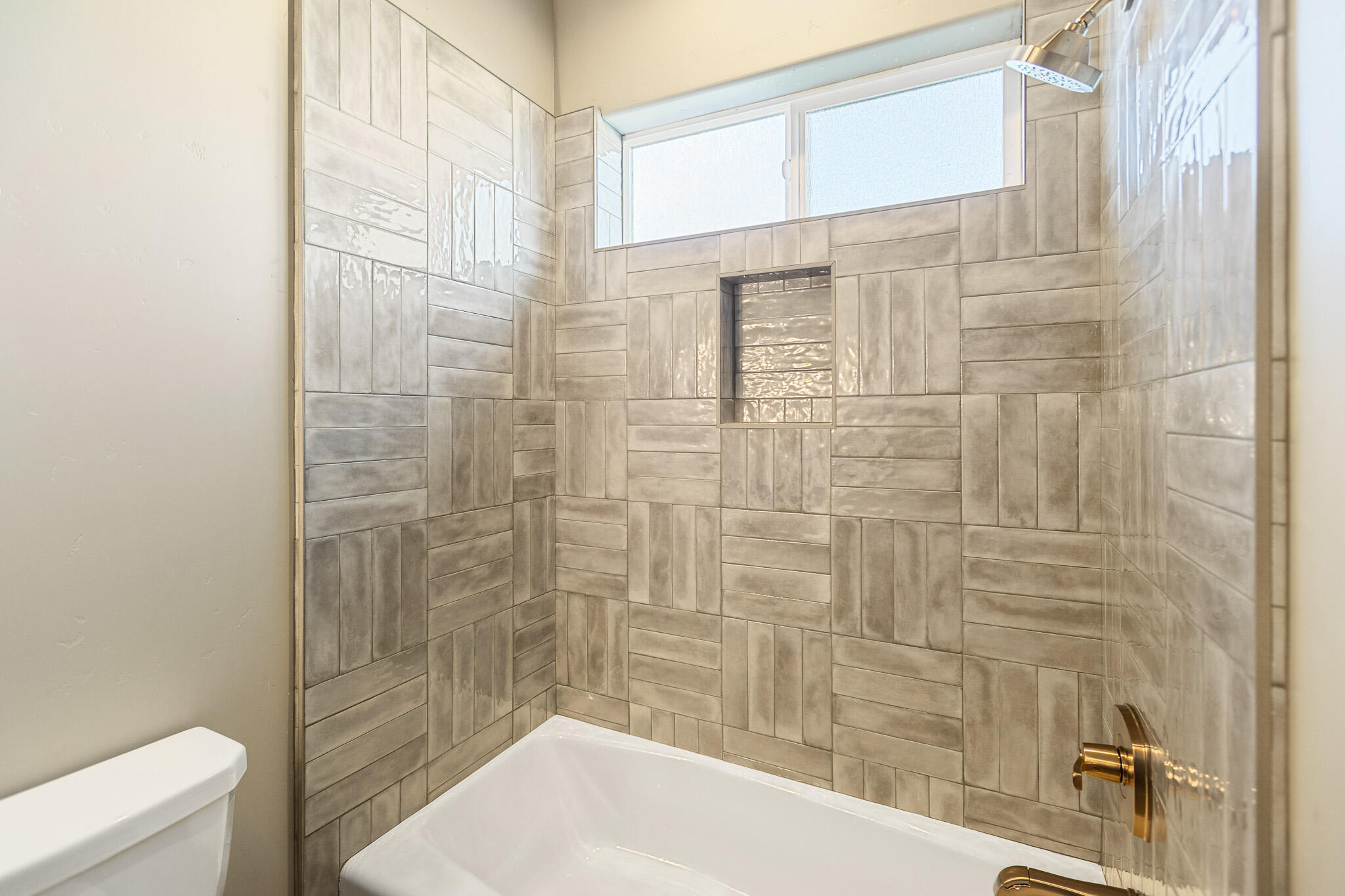 928 Hidden Ridge, Tulare, CA 93274