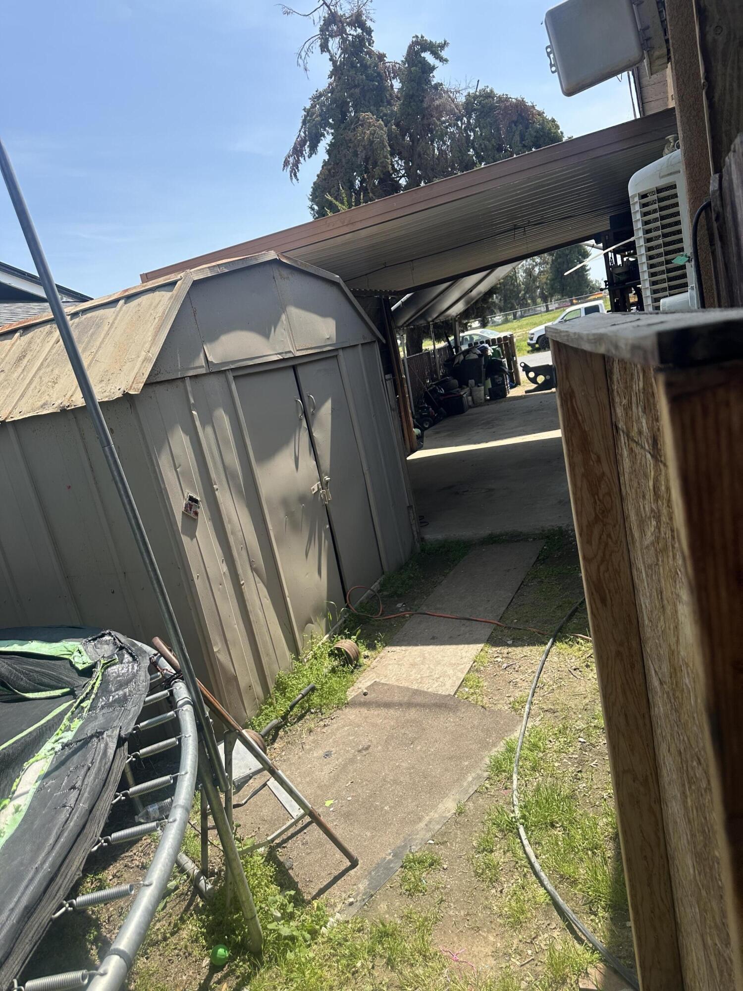 23072 Bruce Dr, Strathmore, CA 93267