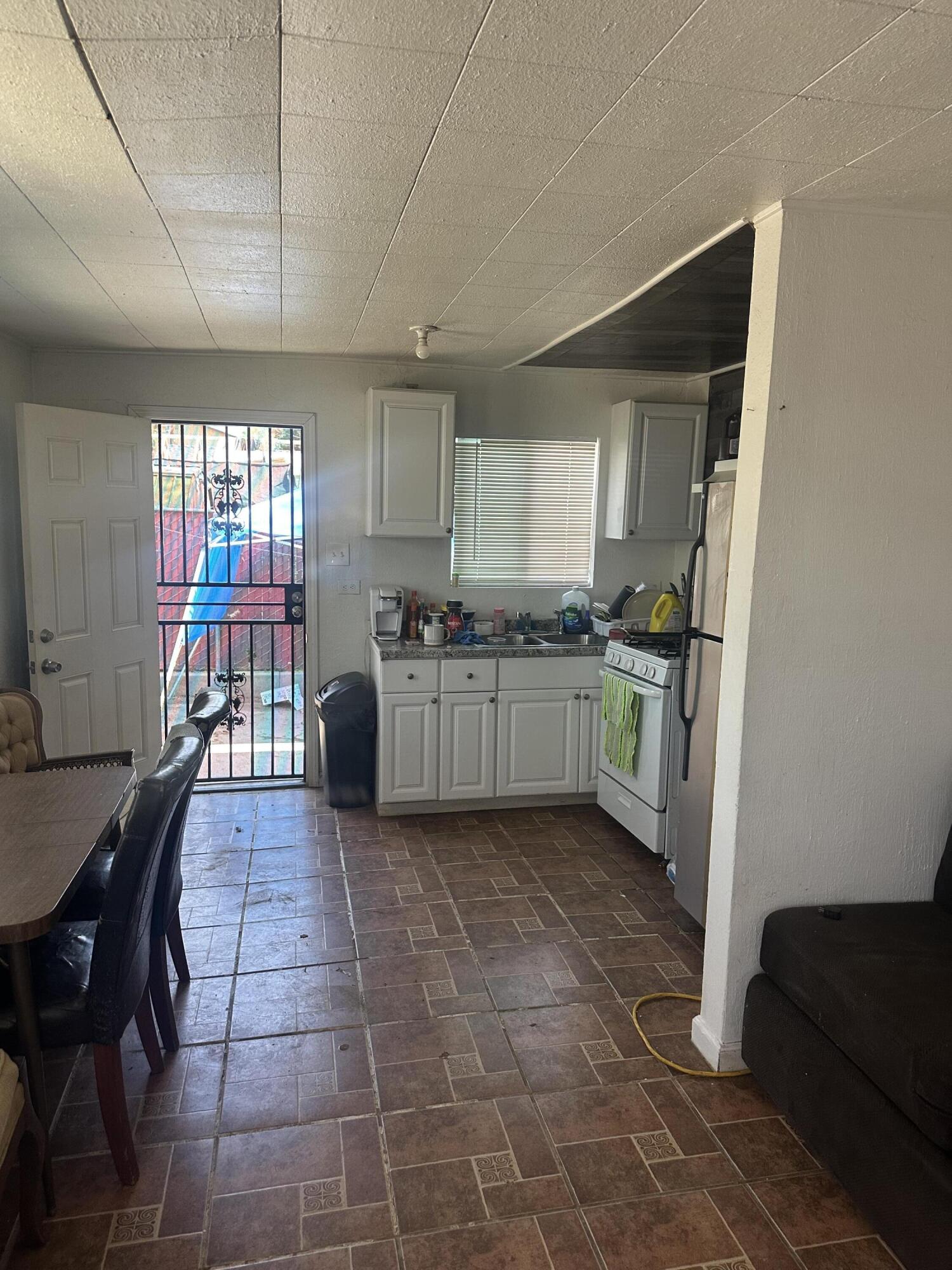 23072 Bruce Dr, Strathmore, CA 93267