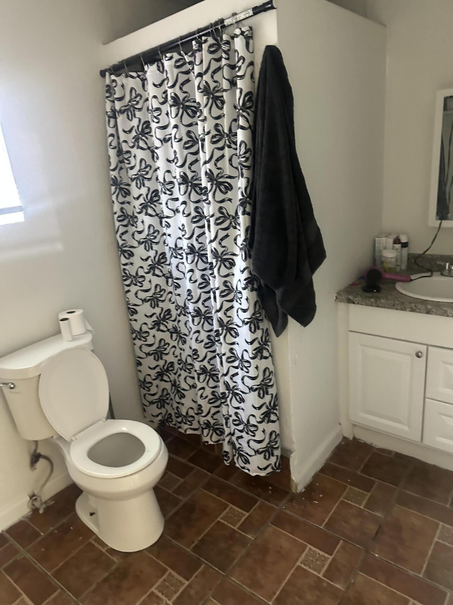 23072 Bruce Dr, Strathmore, CA 93267