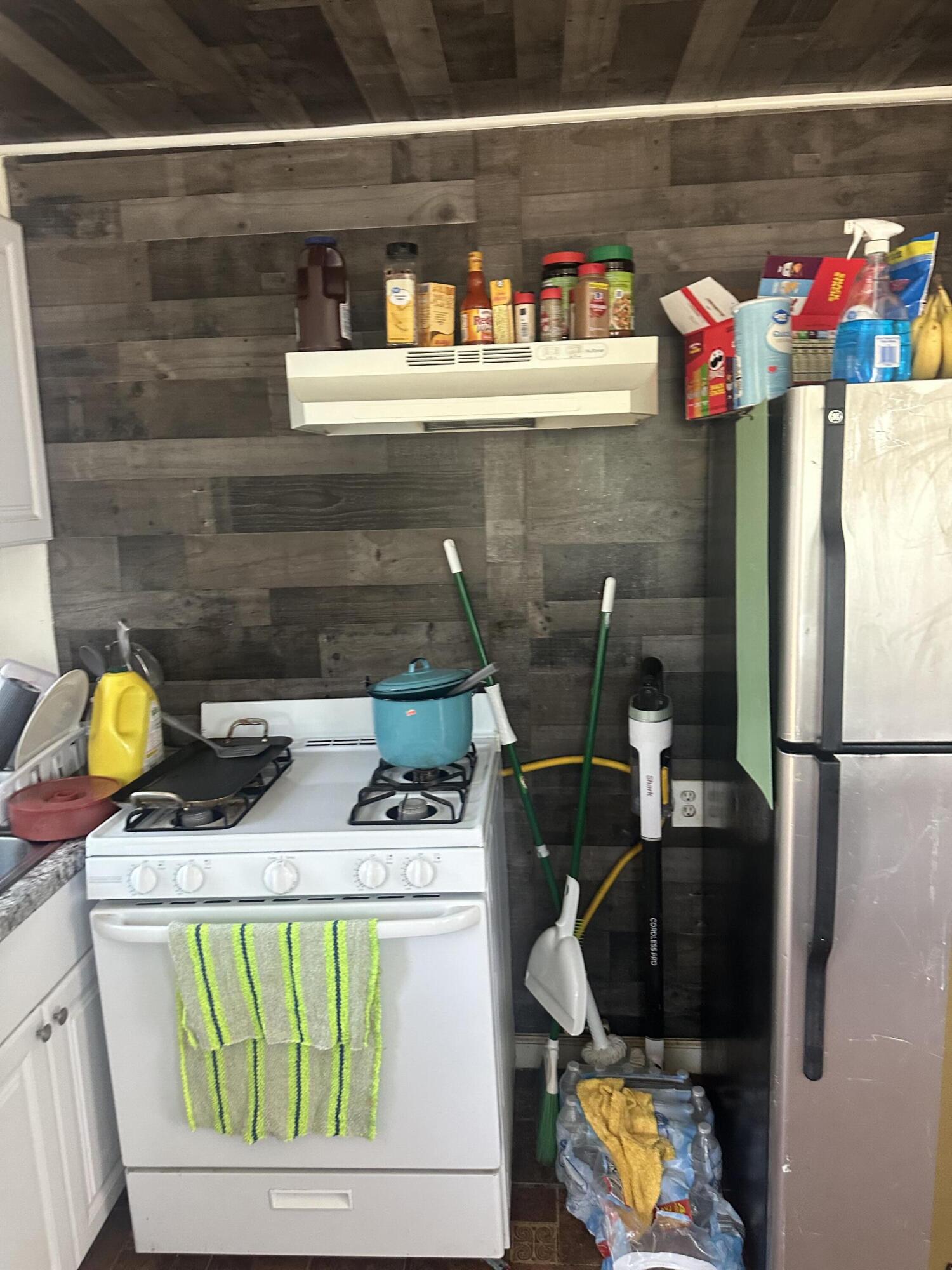 23072 Bruce Dr, Strathmore, CA 93267