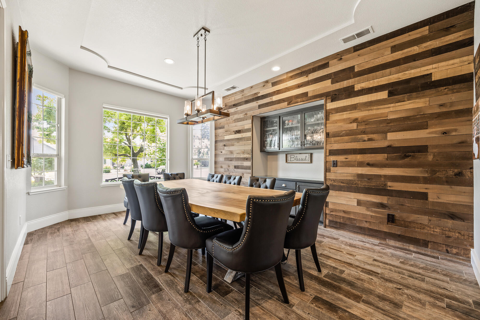 5502 W Nicholas Ct, Visalia, CA 93291