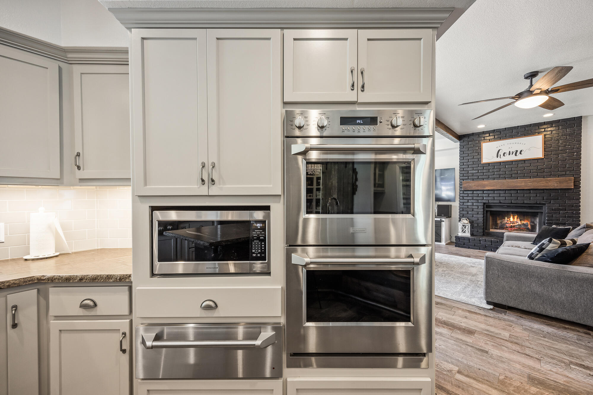 5502 W Nicholas Ct, Visalia, CA 93291