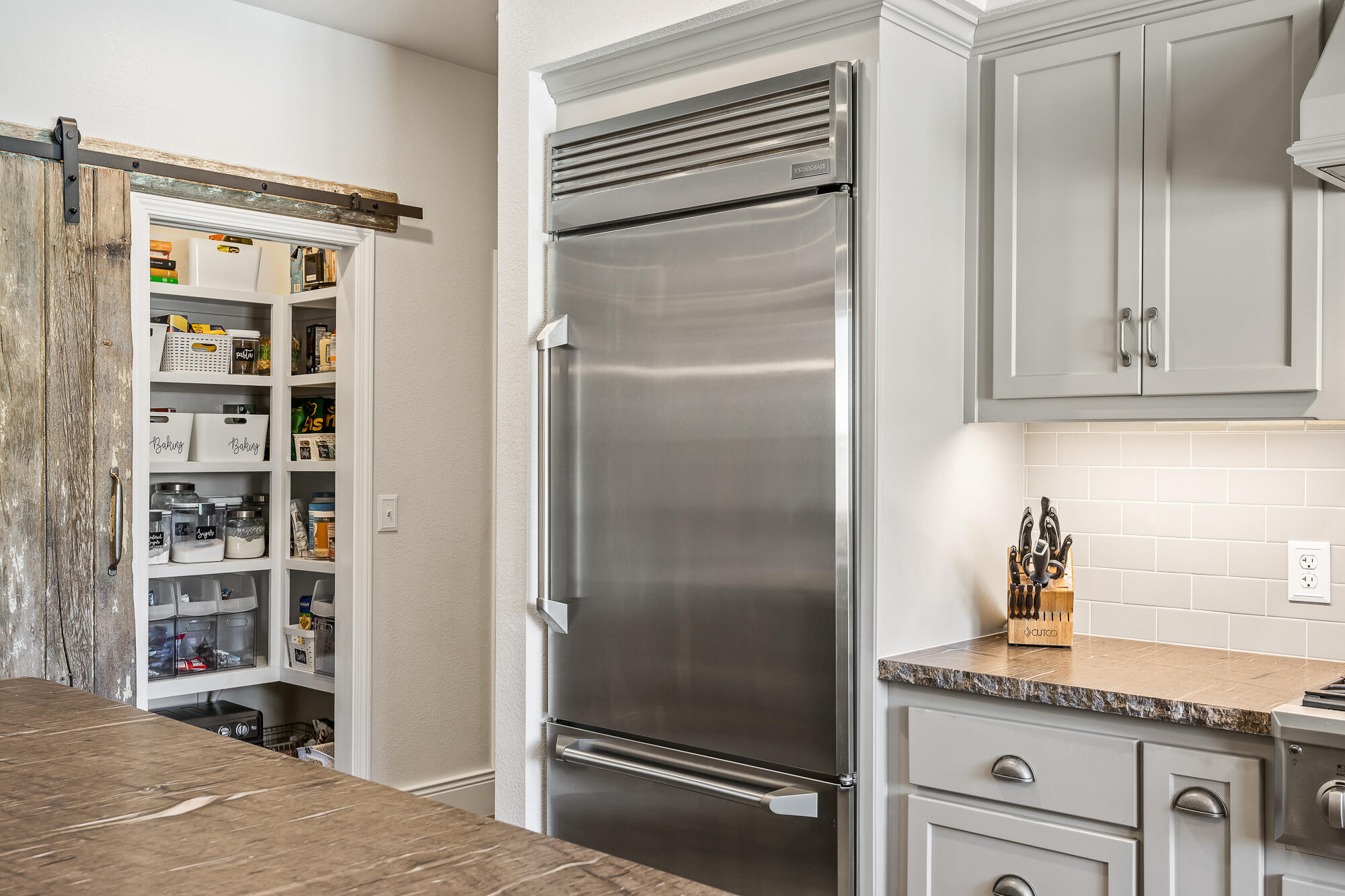 5502 W Nicholas Ct, Visalia, CA 93291