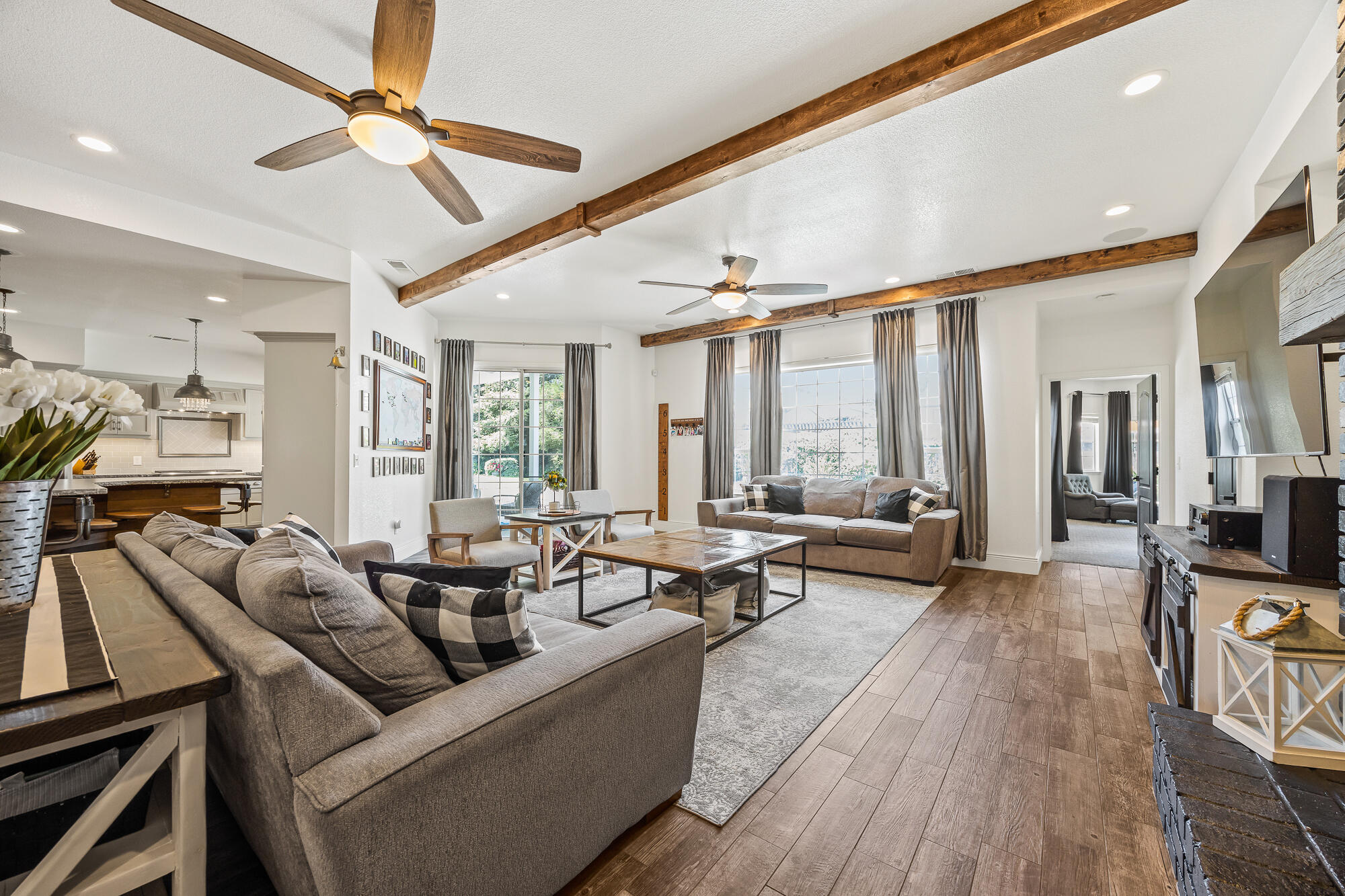 5502 W Nicholas Ct, Visalia, CA 93291