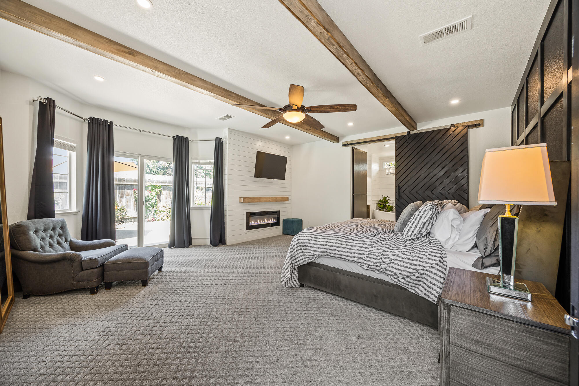 5502 W Nicholas Ct, Visalia, CA 93291