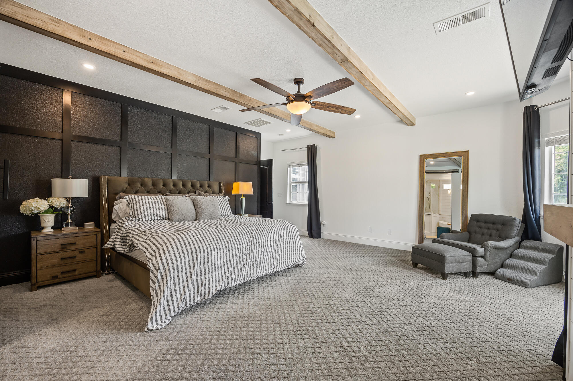 5502 W Nicholas Ct, Visalia, CA 93291