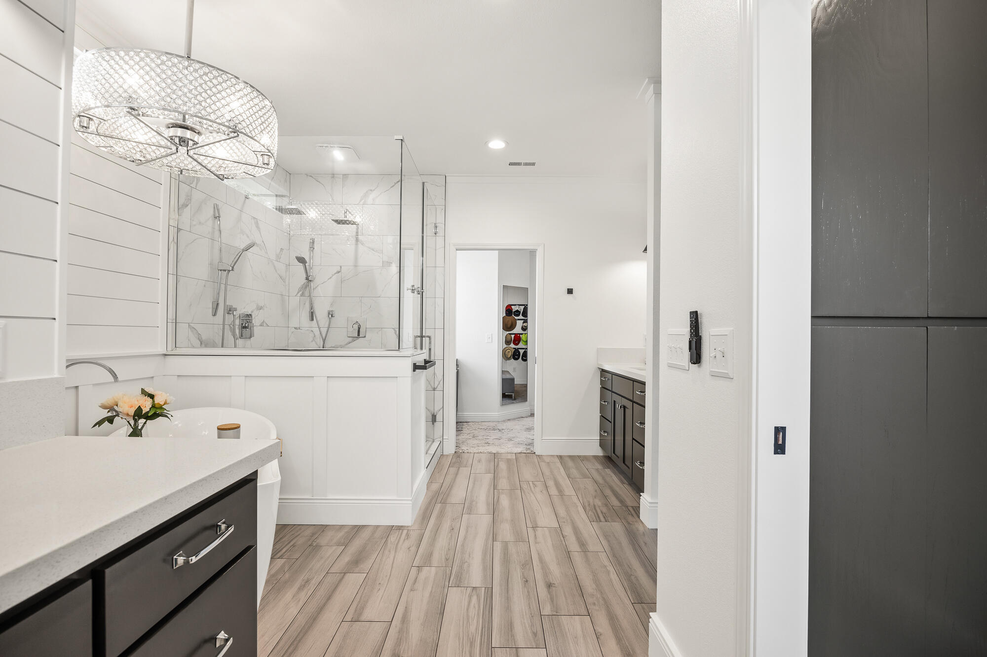 5502 W Nicholas Ct, Visalia, CA 93291