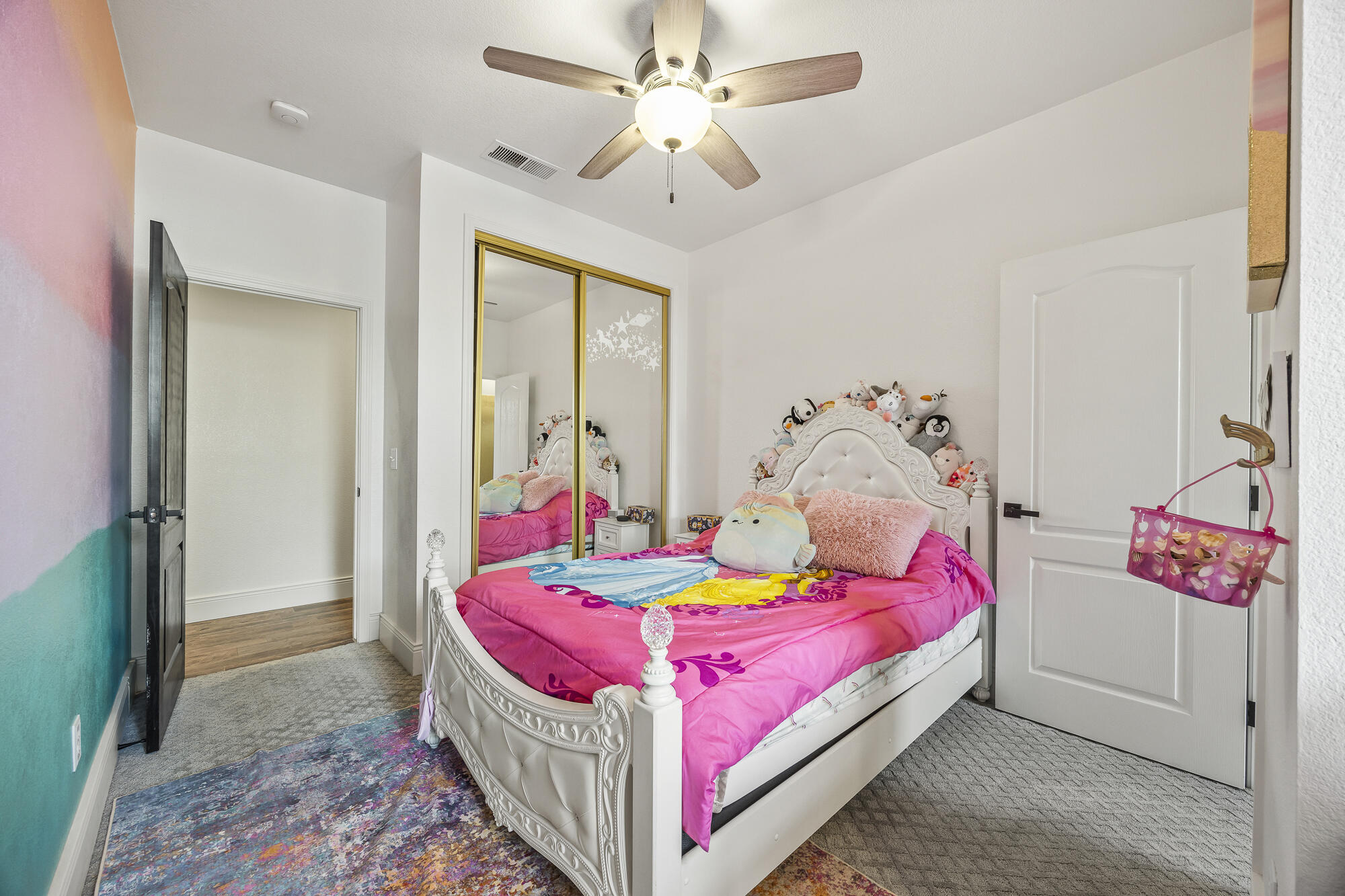 5502 W Nicholas Ct, Visalia, CA 93291