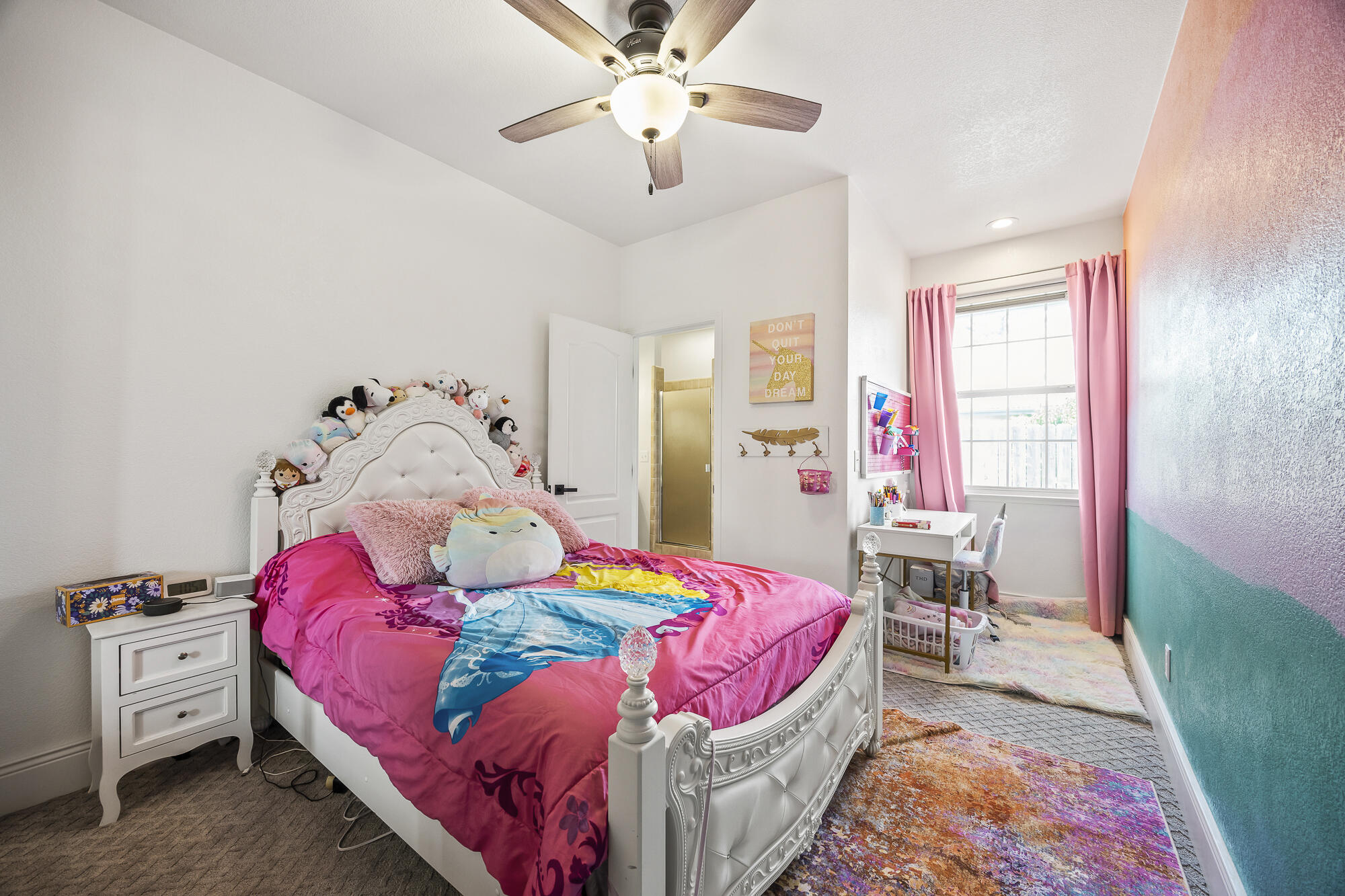 5502 W Nicholas Ct, Visalia, CA 93291