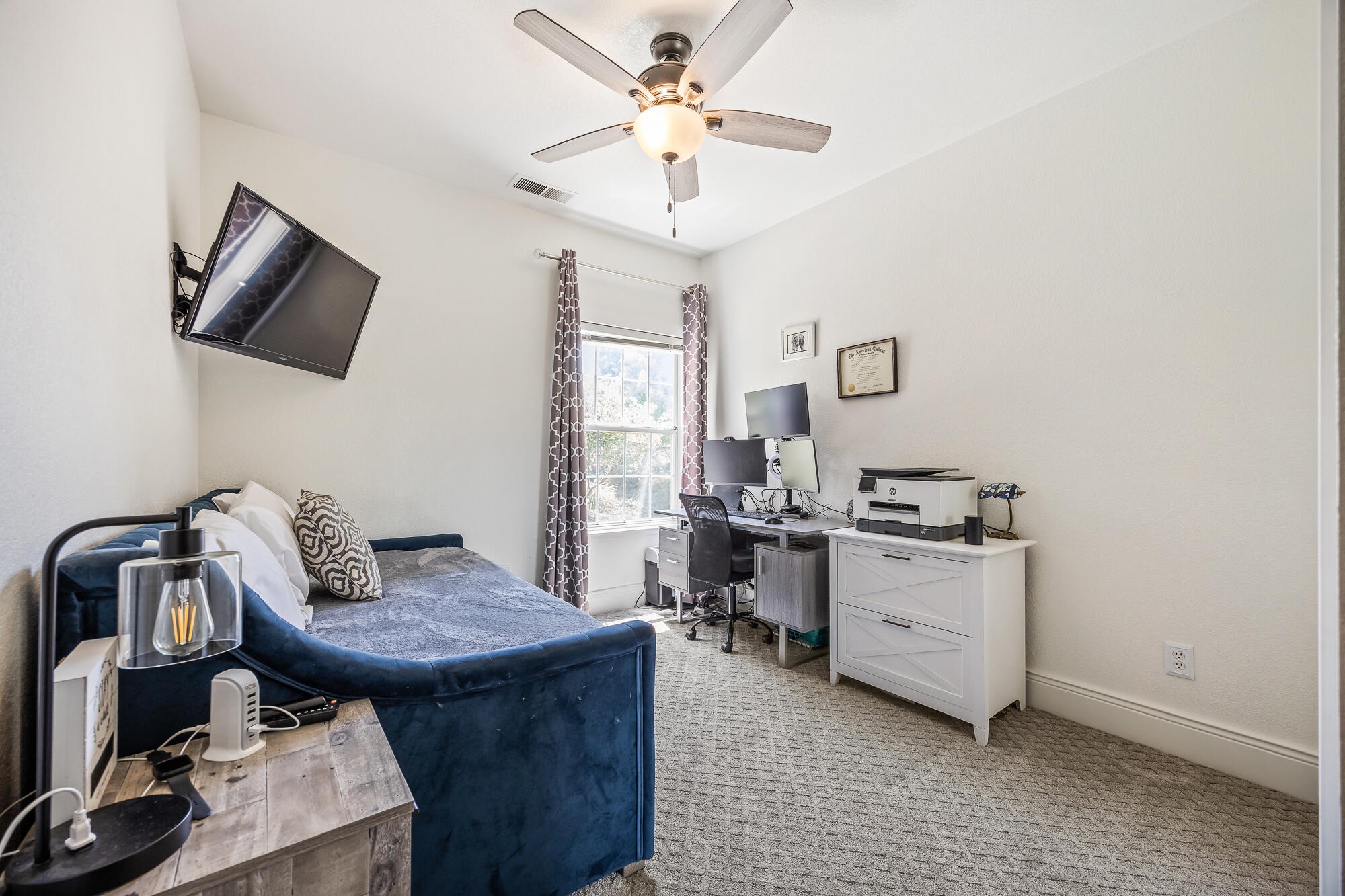 5502 W Nicholas Ct, Visalia, CA 93291