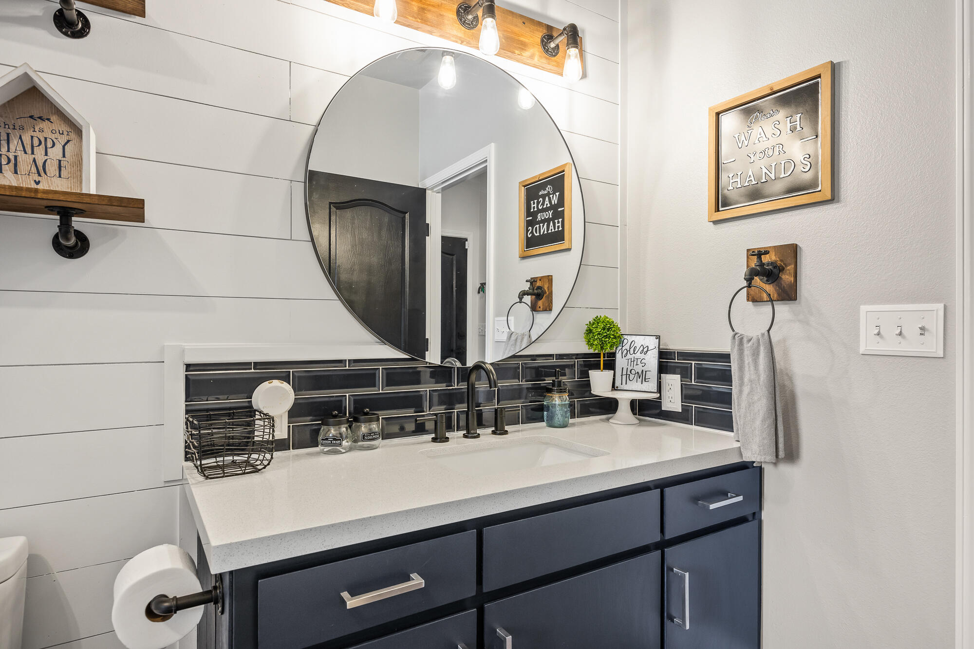 5502 W Nicholas Ct, Visalia, CA 93291