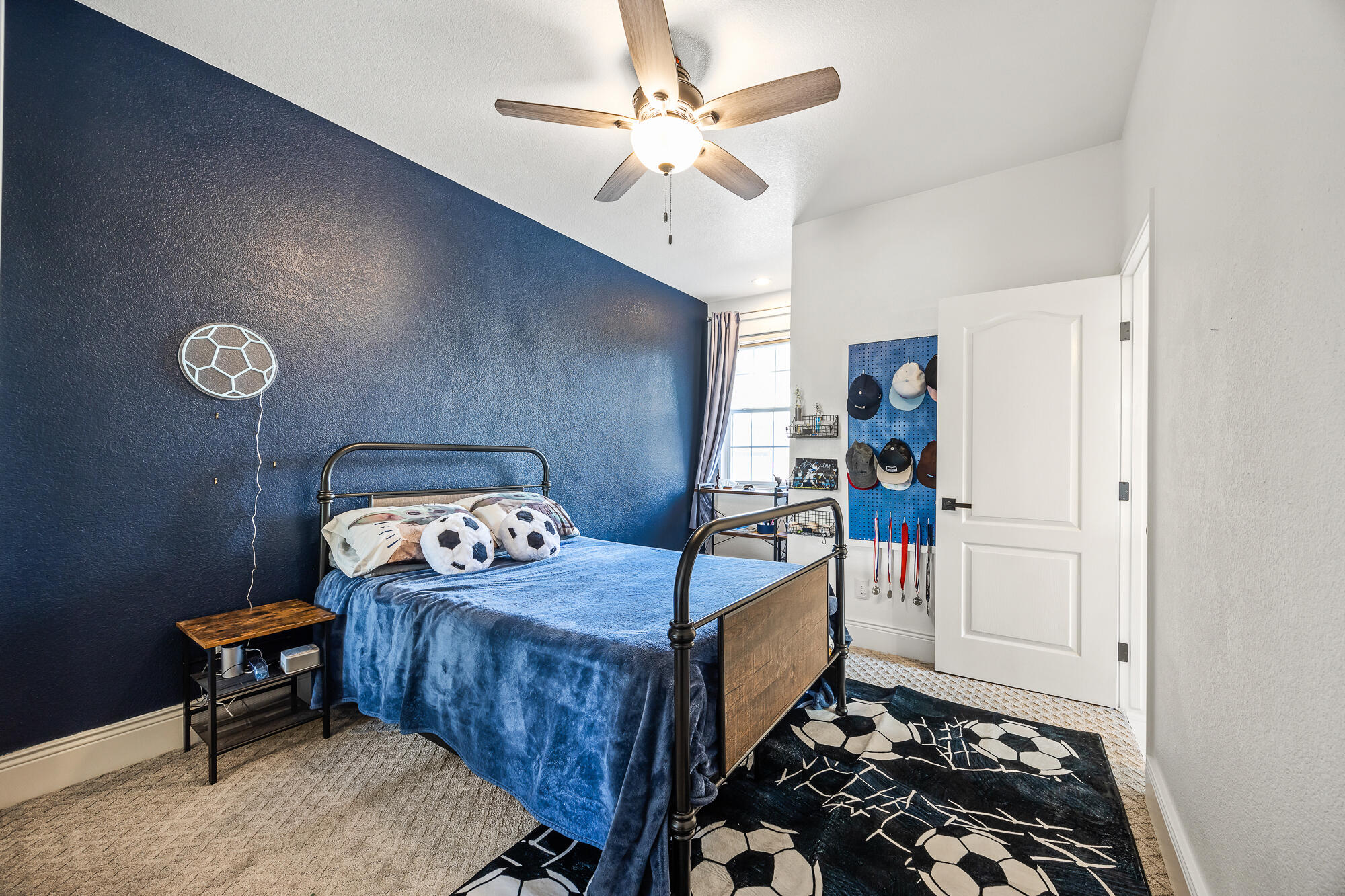 5502 W Nicholas Ct, Visalia, CA 93291