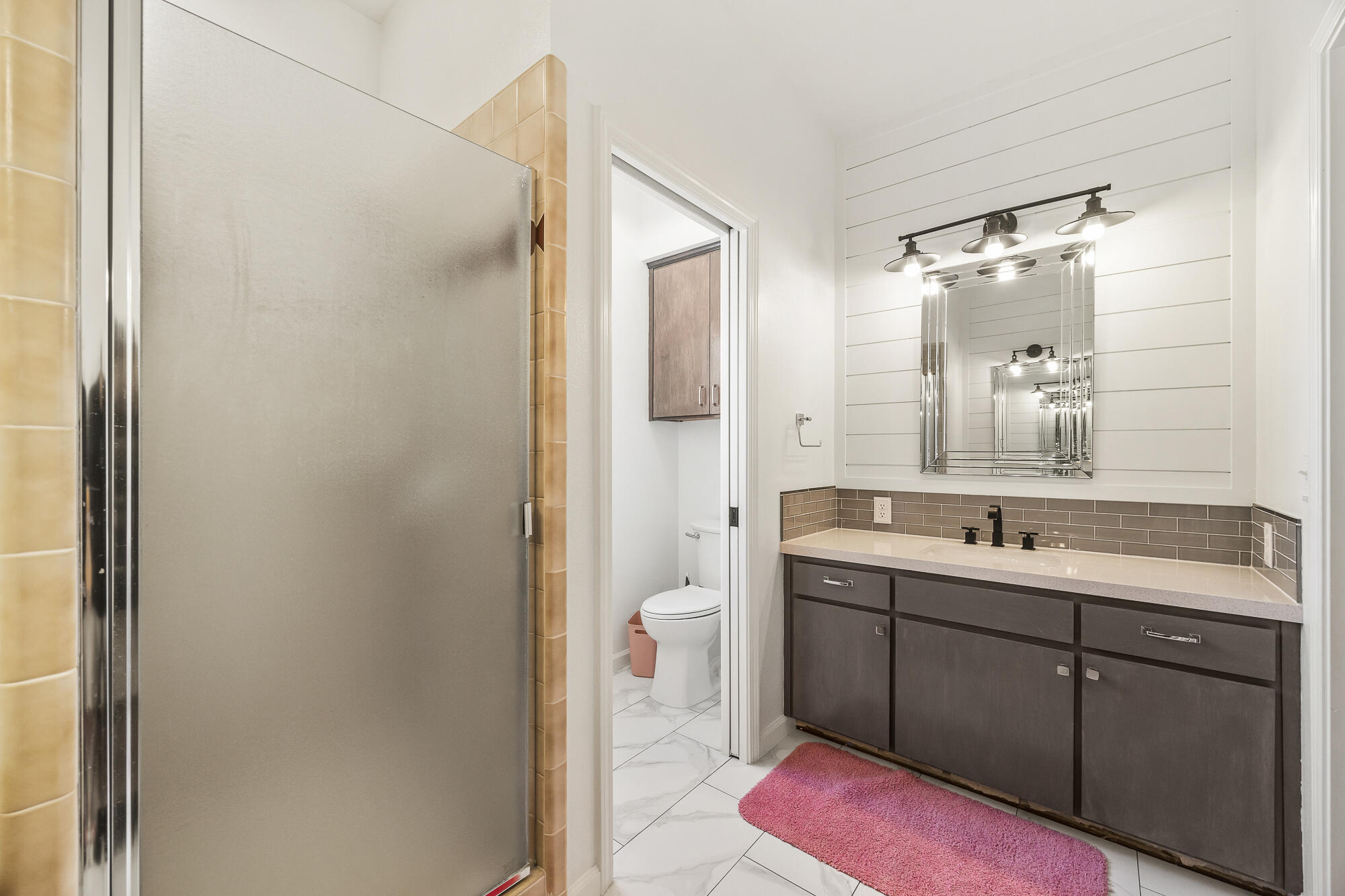 5502 W Nicholas Ct, Visalia, CA 93291